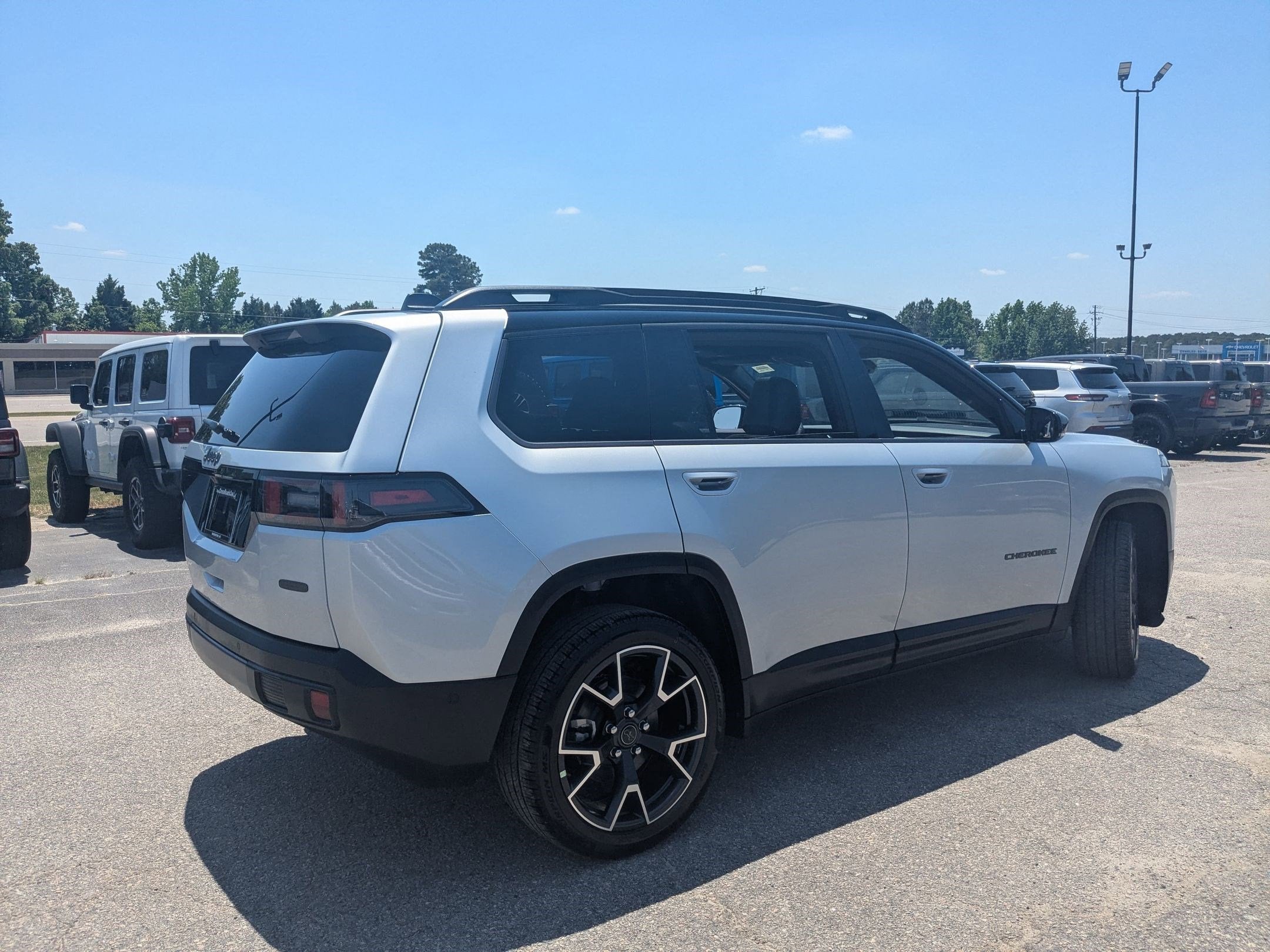 2026 Jeep Cherokee CHEROKEE OVERLAND 4X4