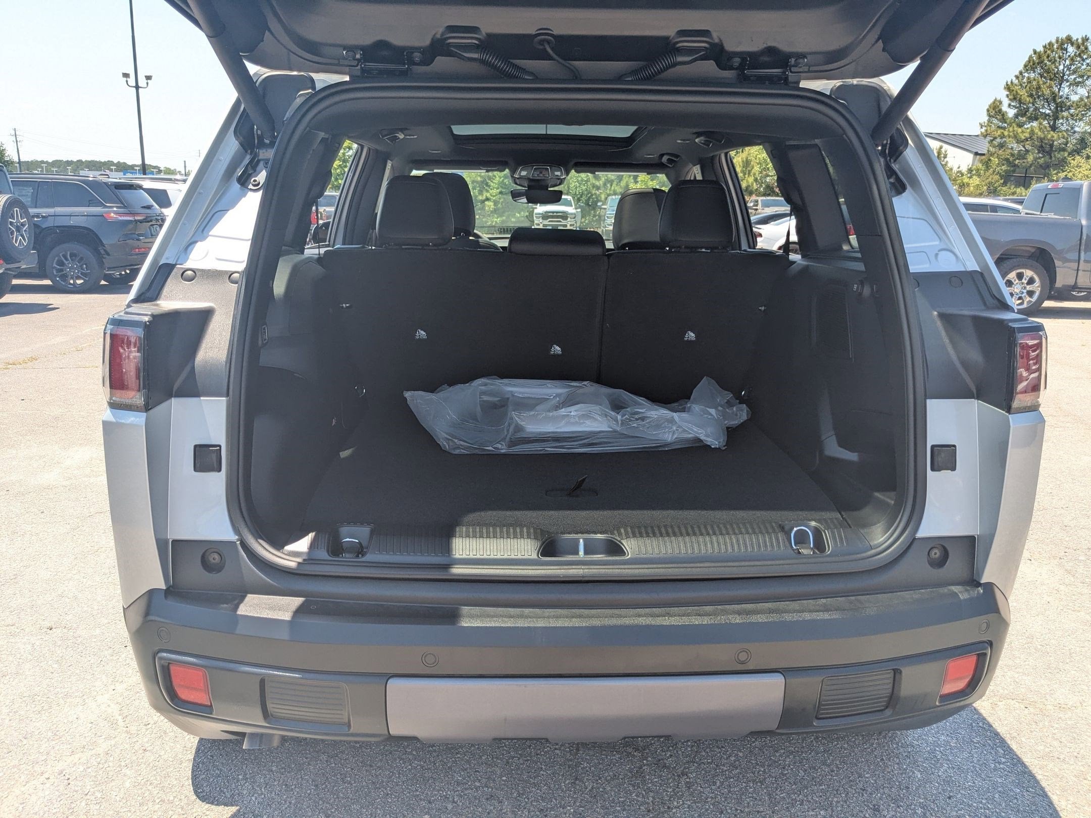 2026 Jeep Cherokee CHEROKEE OVERLAND 4X4