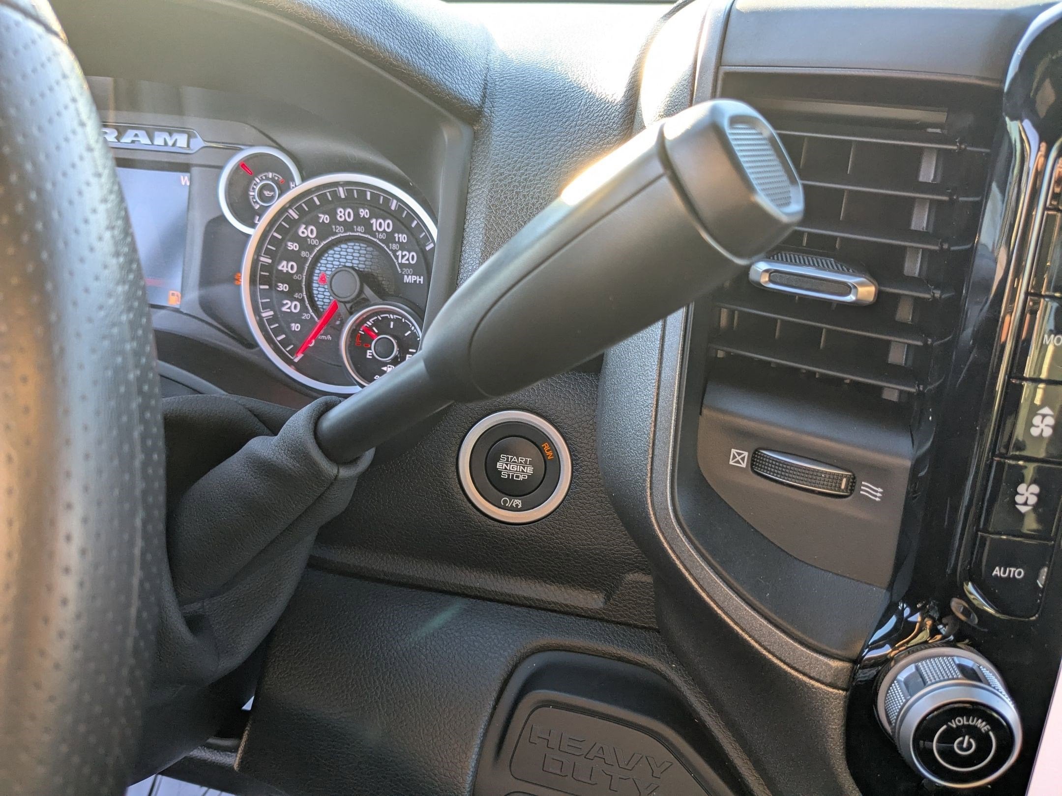 2026 RAM 2500 RAM 2500 TRADESMAN CREW CAB 4X4 6'4' BOX