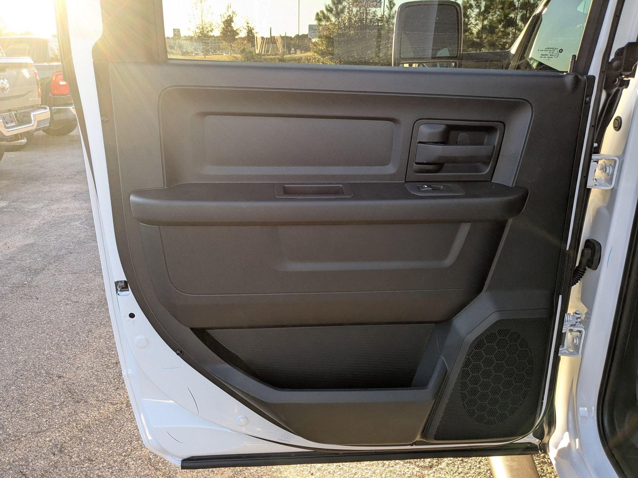 2026 RAM 2500 RAM 2500 TRADESMAN CREW CAB 4X4 6'4' BOX