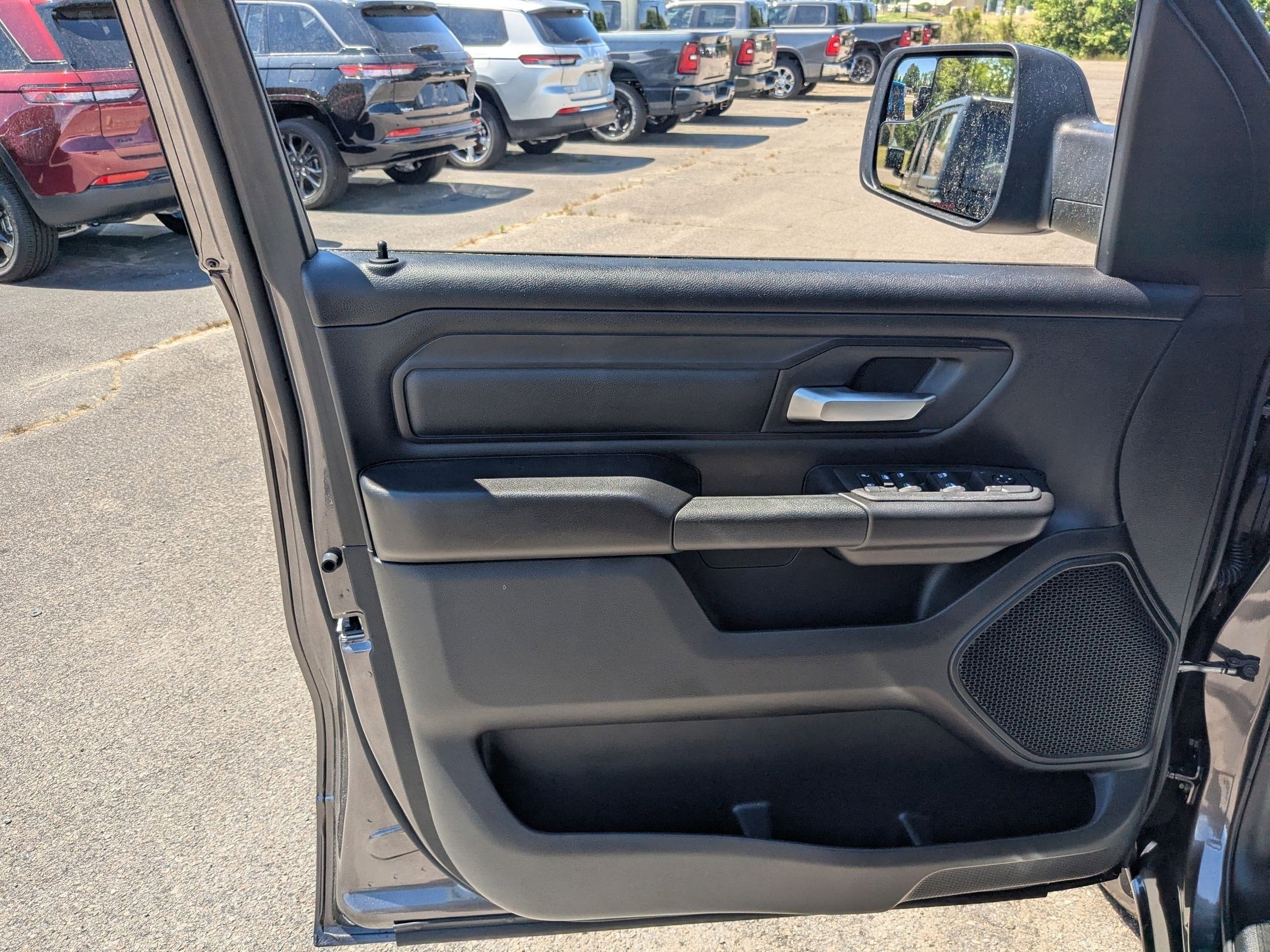 2026 RAM 1500 RAM 1500 EXPRESS CREW CAB 4X4 5'7' BOX