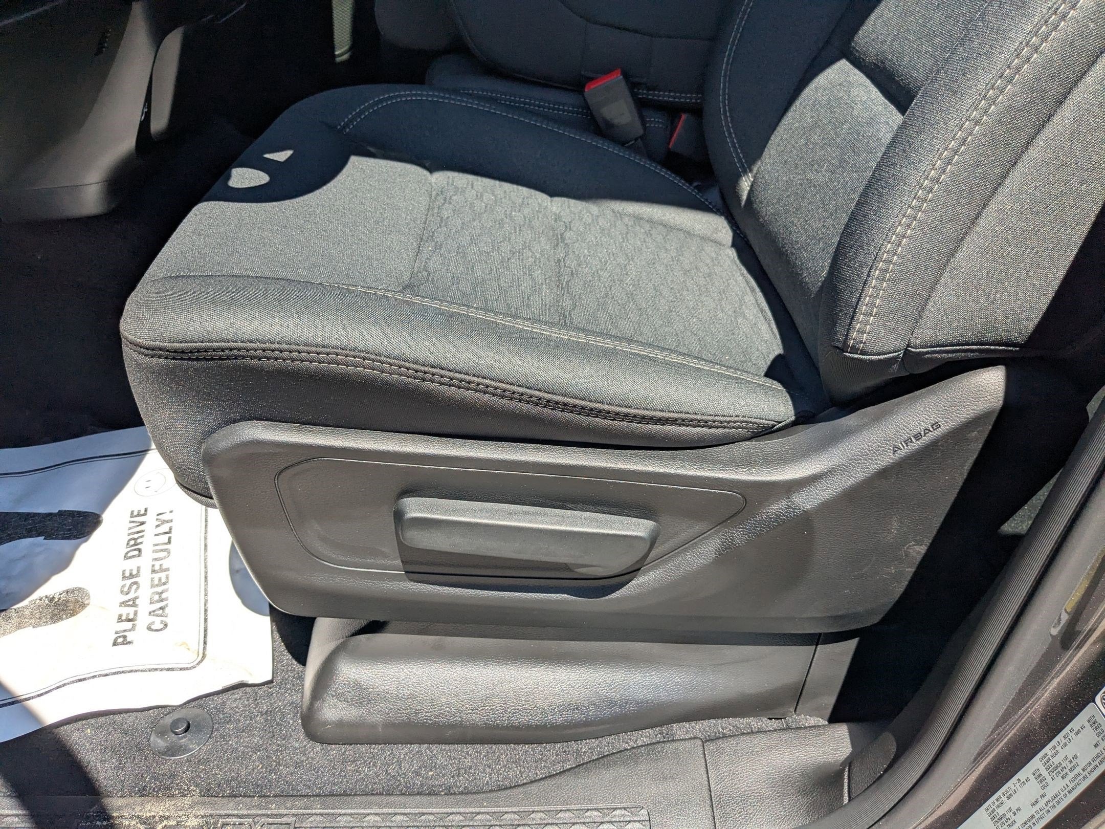 2026 RAM 1500 RAM 1500 EXPRESS CREW CAB 4X4 5'7' BOX