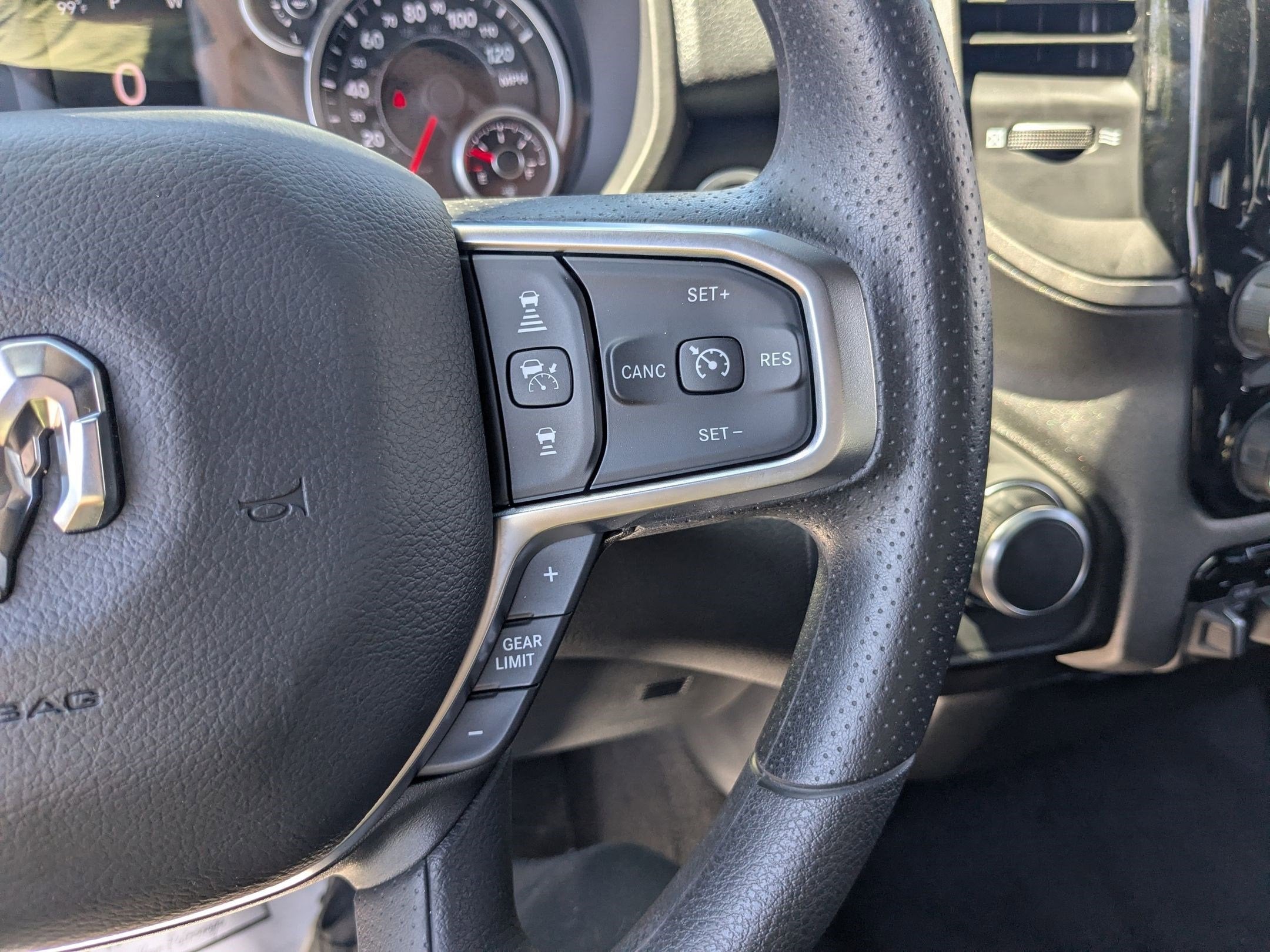 2026 RAM 1500 RAM 1500 EXPRESS CREW CAB 4X4 5'7' BOX