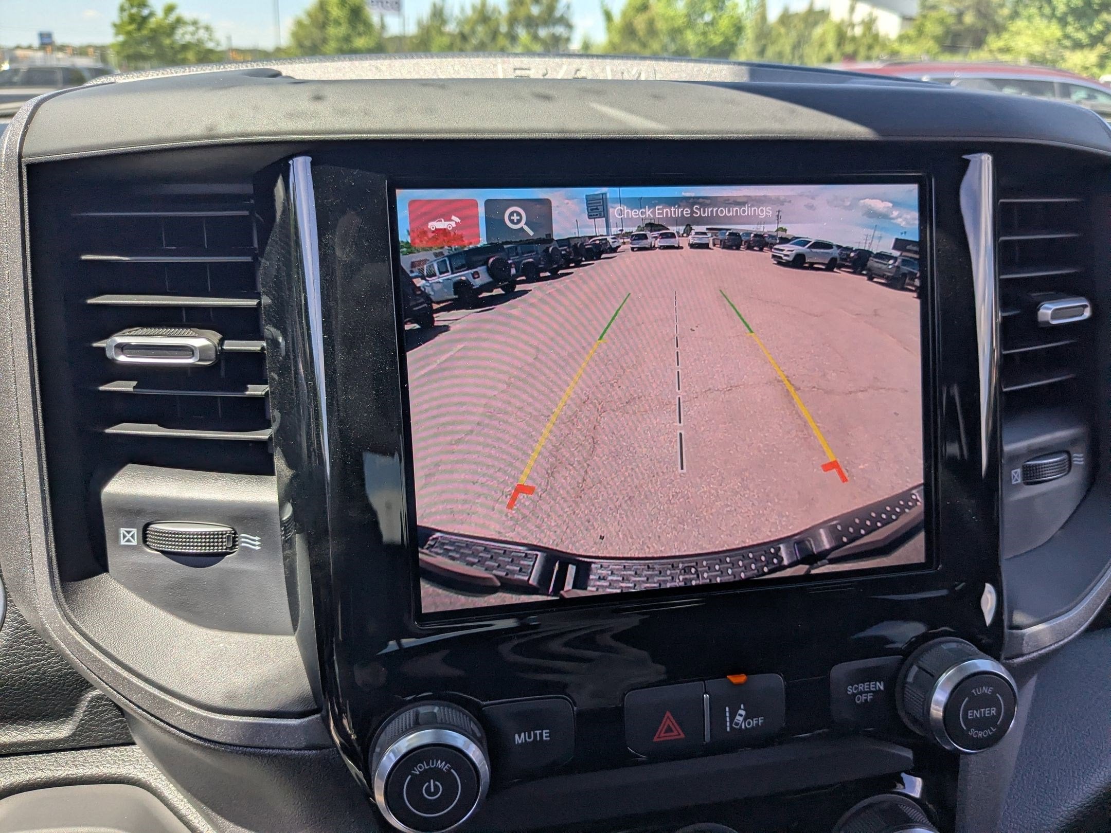 2026 RAM 1500 RAM 1500 EXPRESS CREW CAB 4X4 5'7' BOX