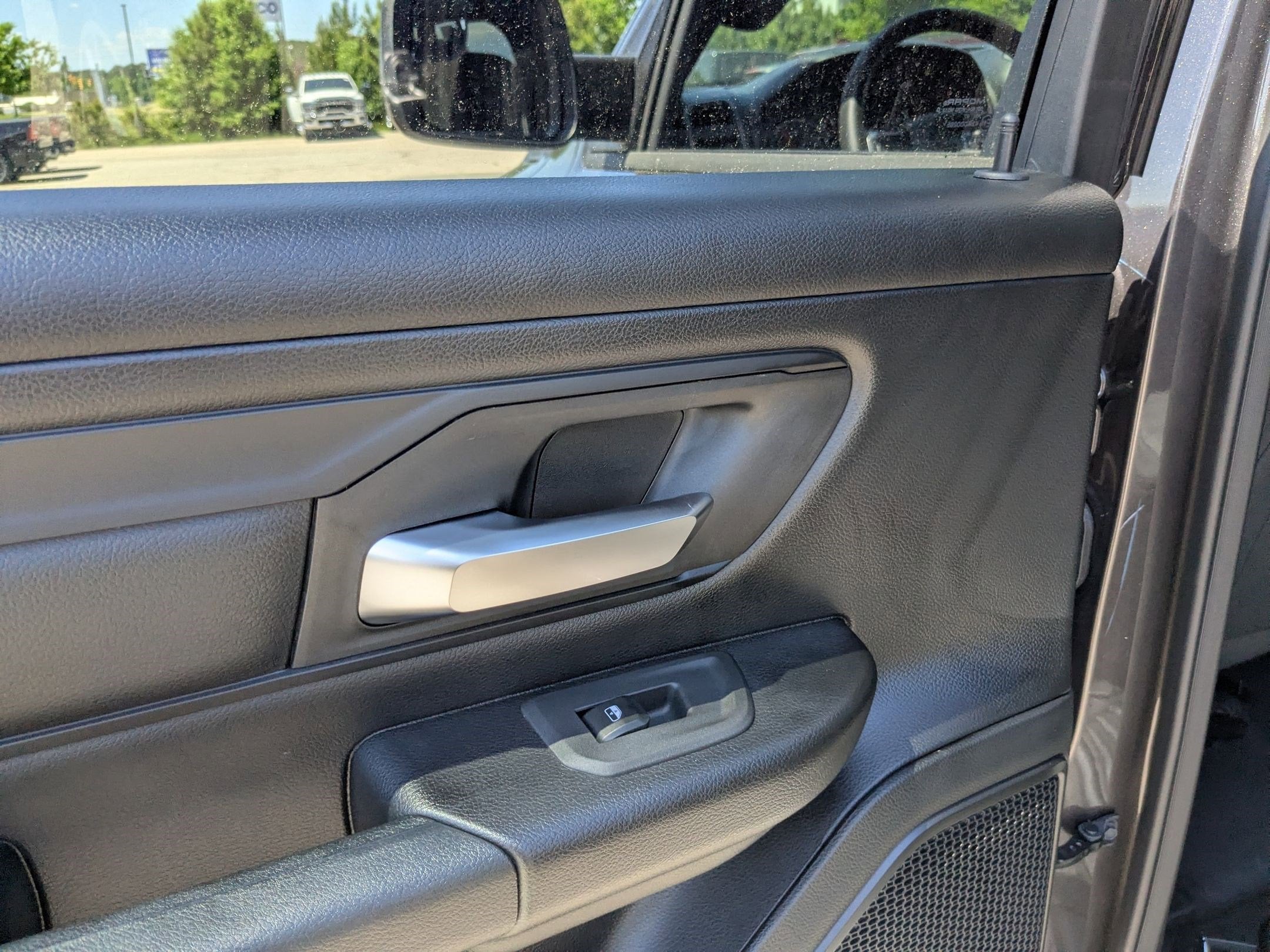 2026 RAM 1500 RAM 1500 EXPRESS CREW CAB 4X4 5'7' BOX