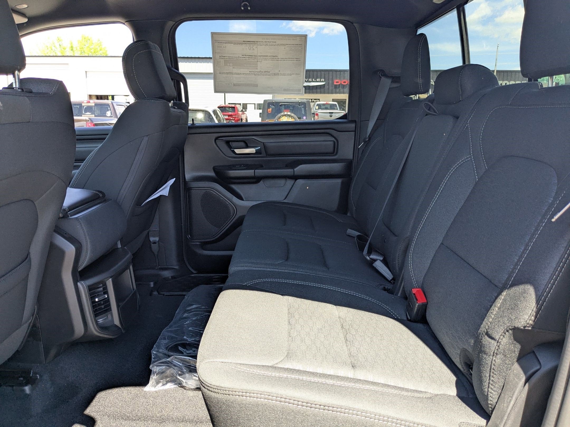 2026 RAM 1500 RAM 1500 EXPRESS CREW CAB 4X4 5'7' BOX