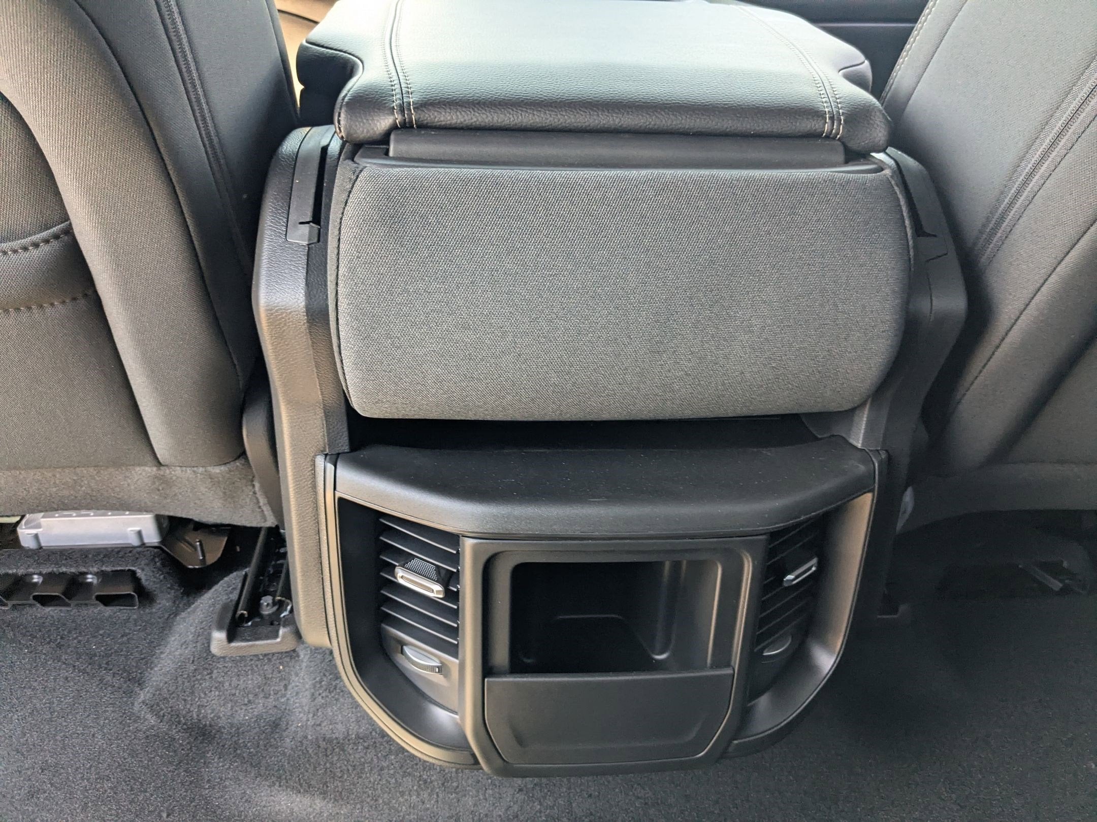 2026 RAM 1500 RAM 1500 EXPRESS CREW CAB 4X4 5'7' BOX