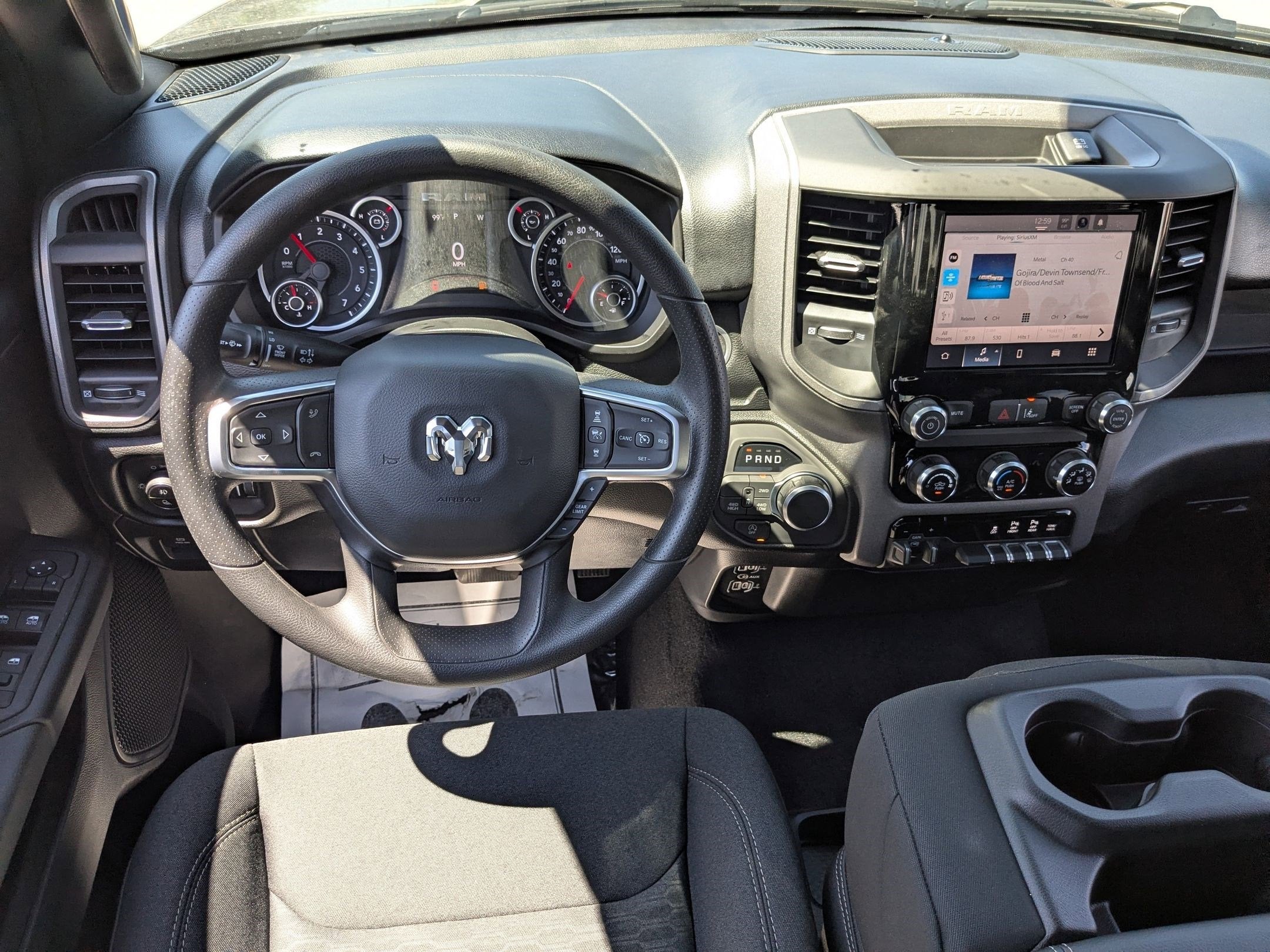 2026 RAM 1500 RAM 1500 EXPRESS CREW CAB 4X4 5'7' BOX