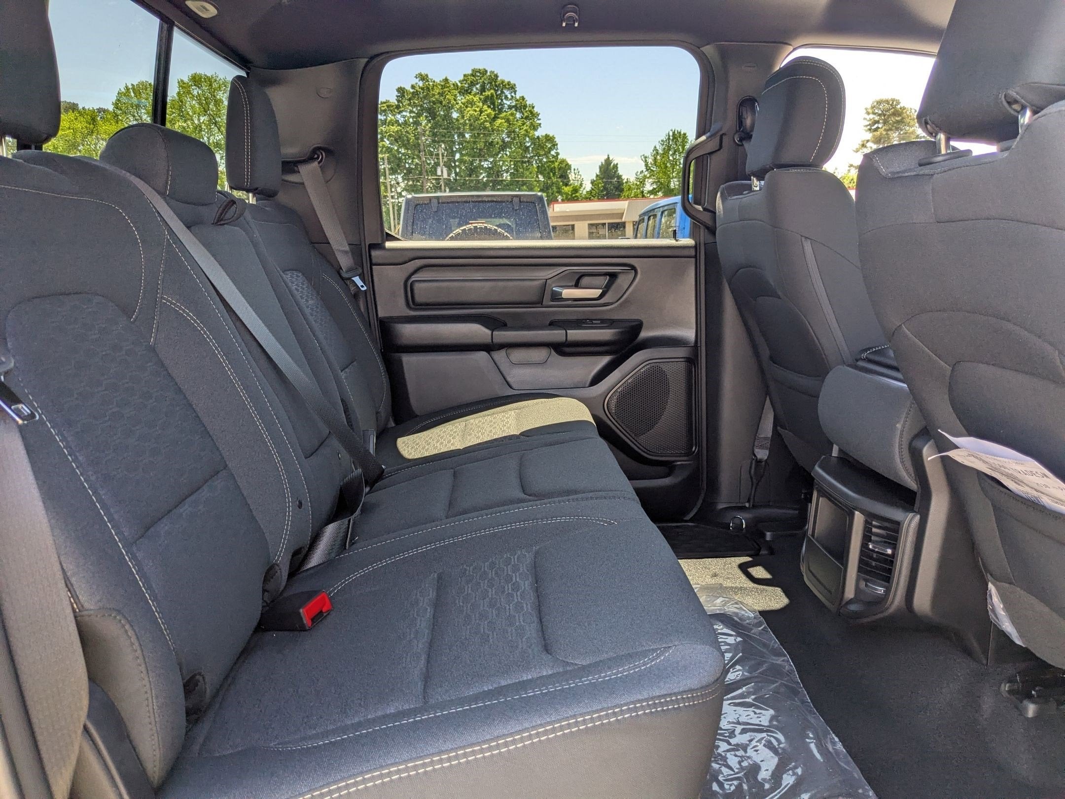 2026 RAM 1500 RAM 1500 EXPRESS CREW CAB 4X4 5'7' BOX