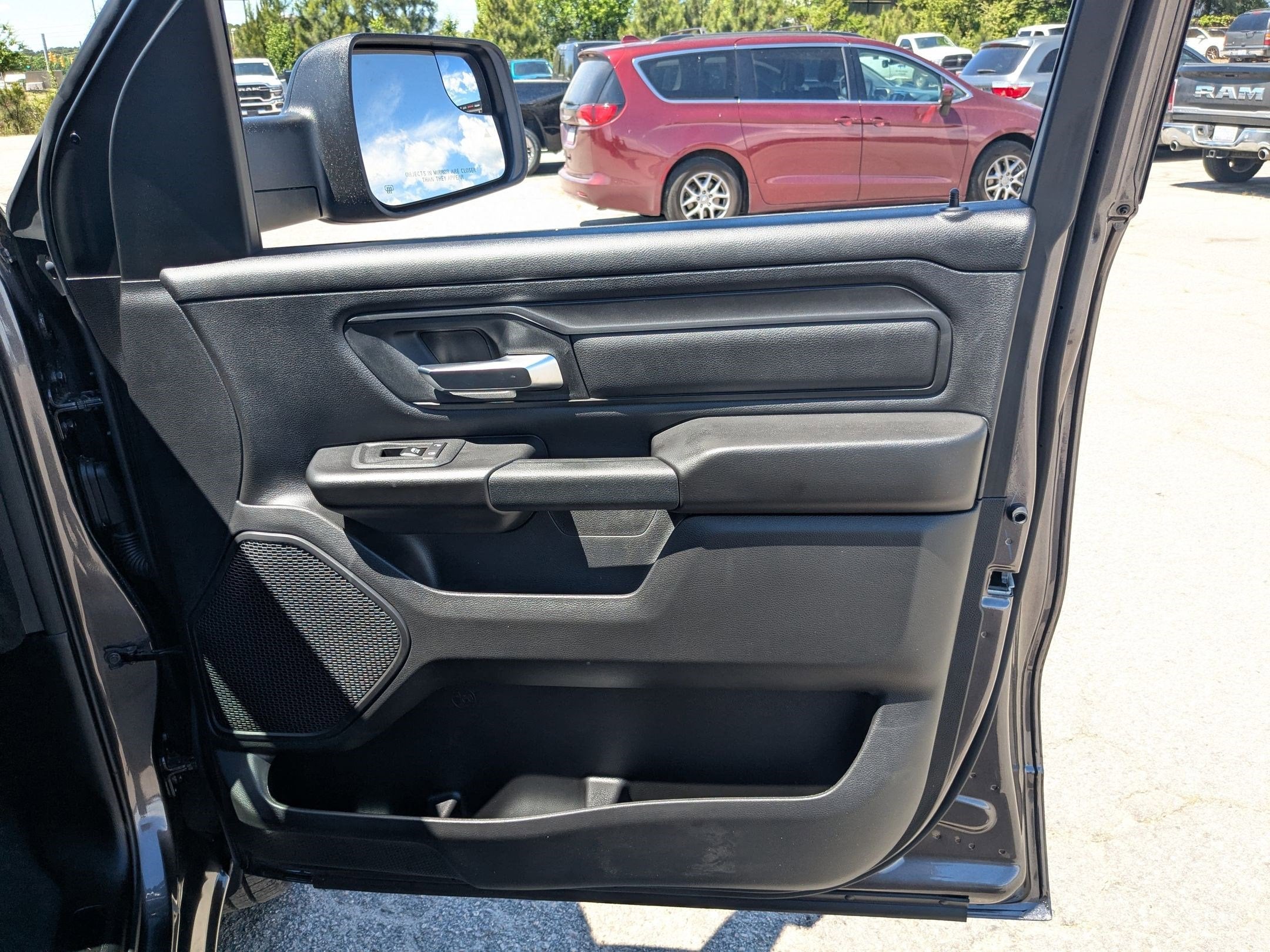 2026 RAM 1500 RAM 1500 EXPRESS CREW CAB 4X4 5'7' BOX