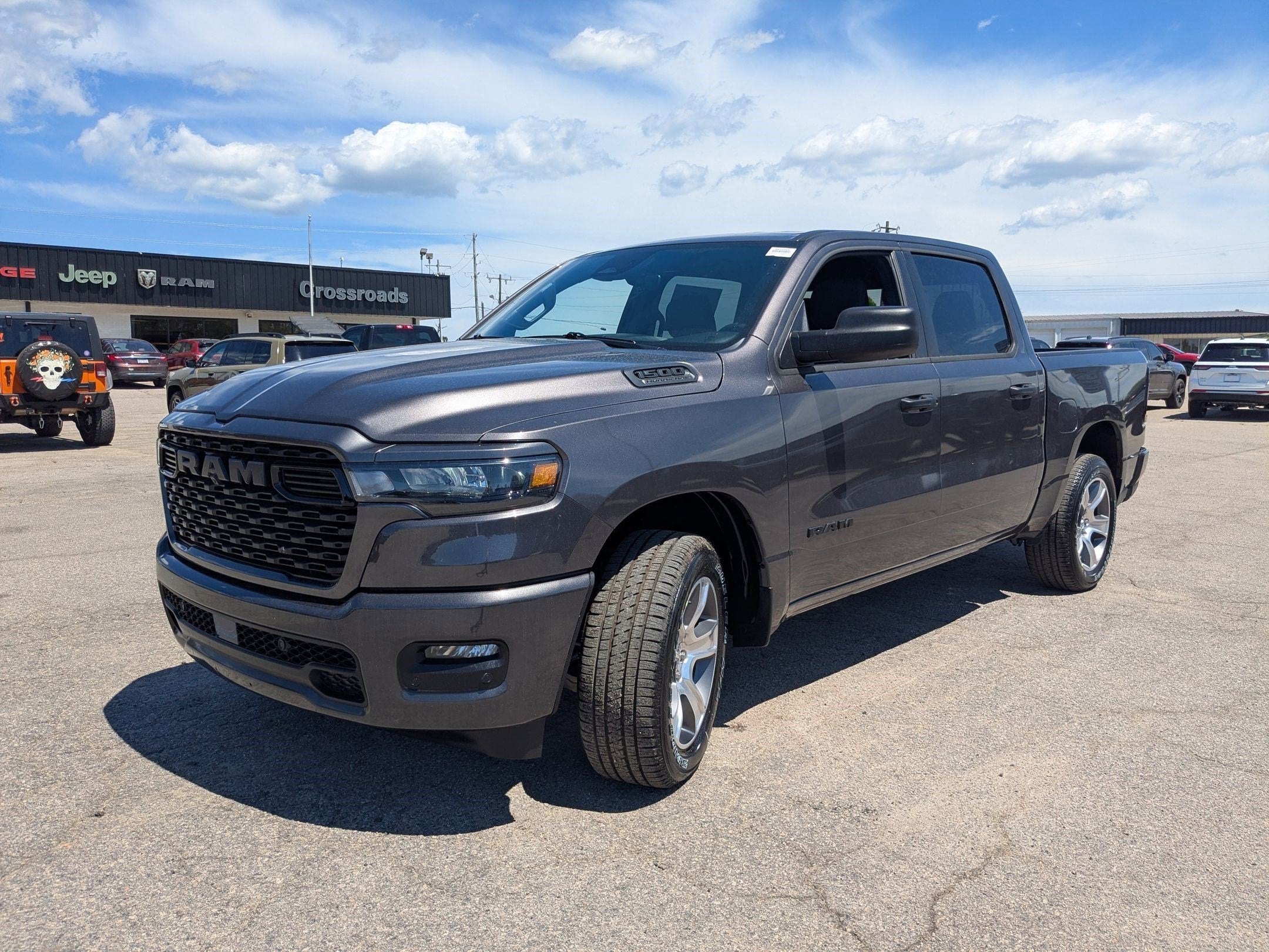 2026 RAM 1500 RAM 1500 EXPRESS CREW CAB 4X4 5'7' BOX