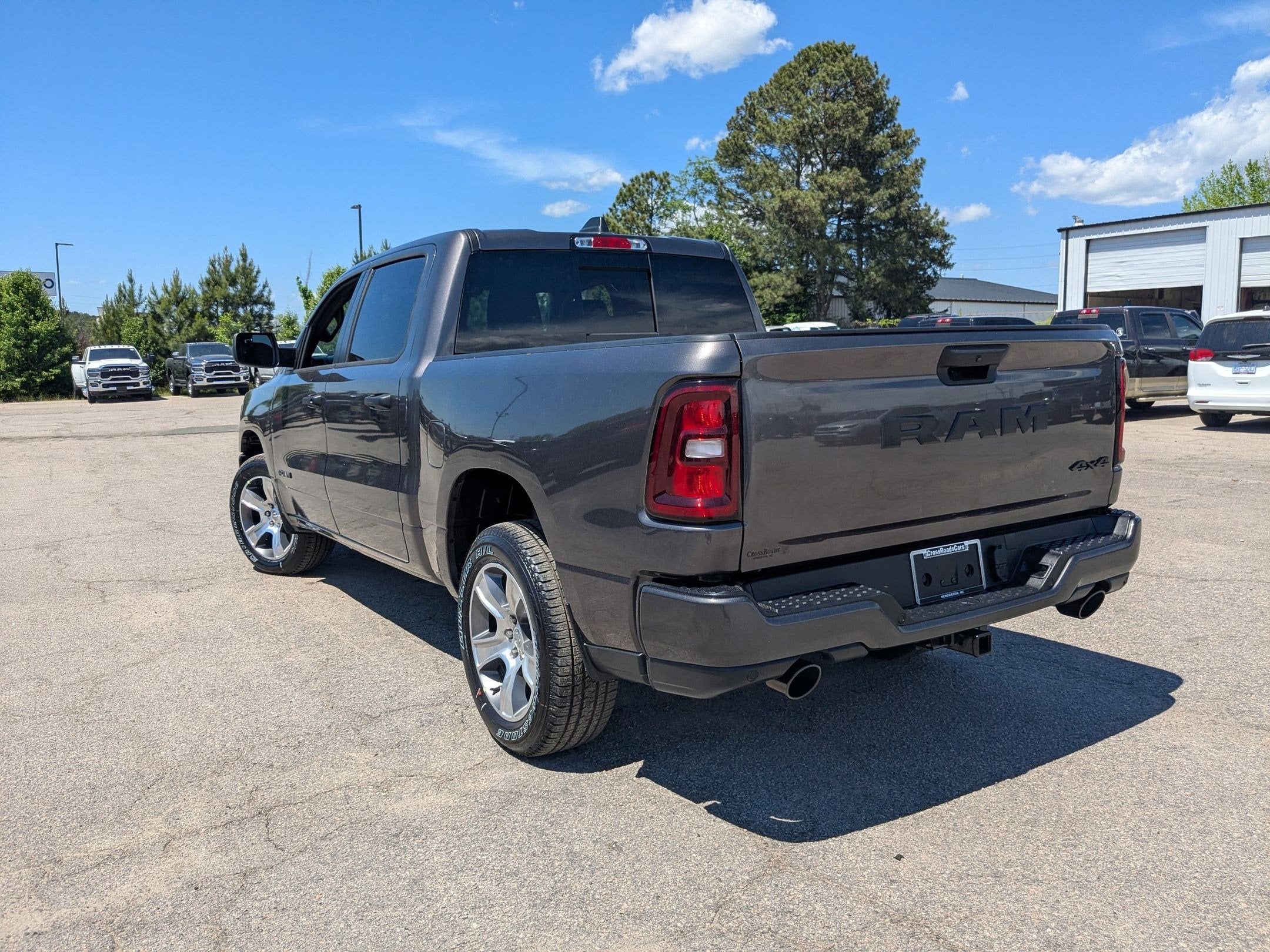2026 RAM 1500 RAM 1500 EXPRESS CREW CAB 4X4 5'7' BOX