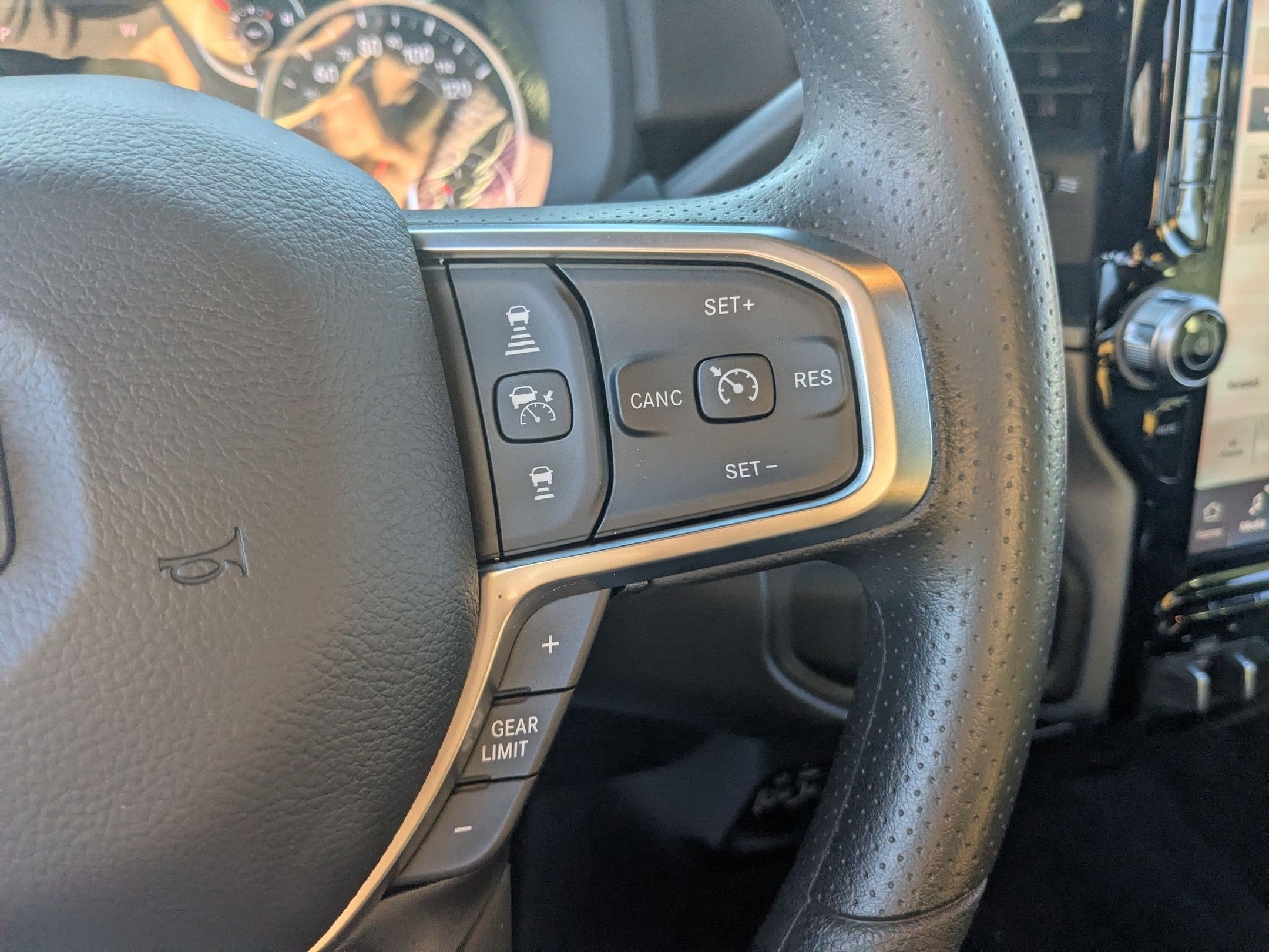 2026 RAM 2500 RAM 2500 TRADESMAN CREW CAB 4X4 6'4' BOX