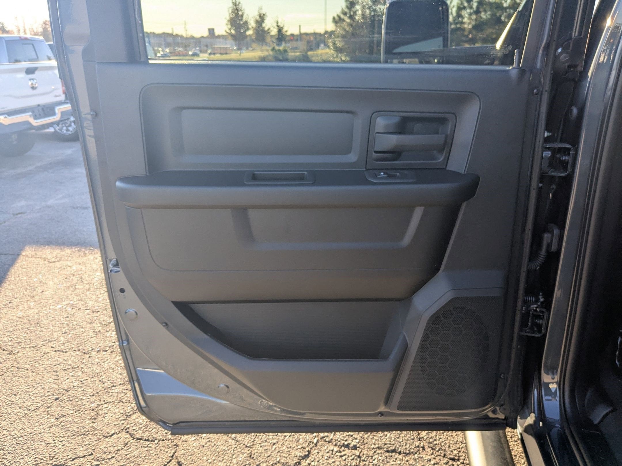 2026 RAM 2500 RAM 2500 TRADESMAN CREW CAB 4X4 6'4' BOX