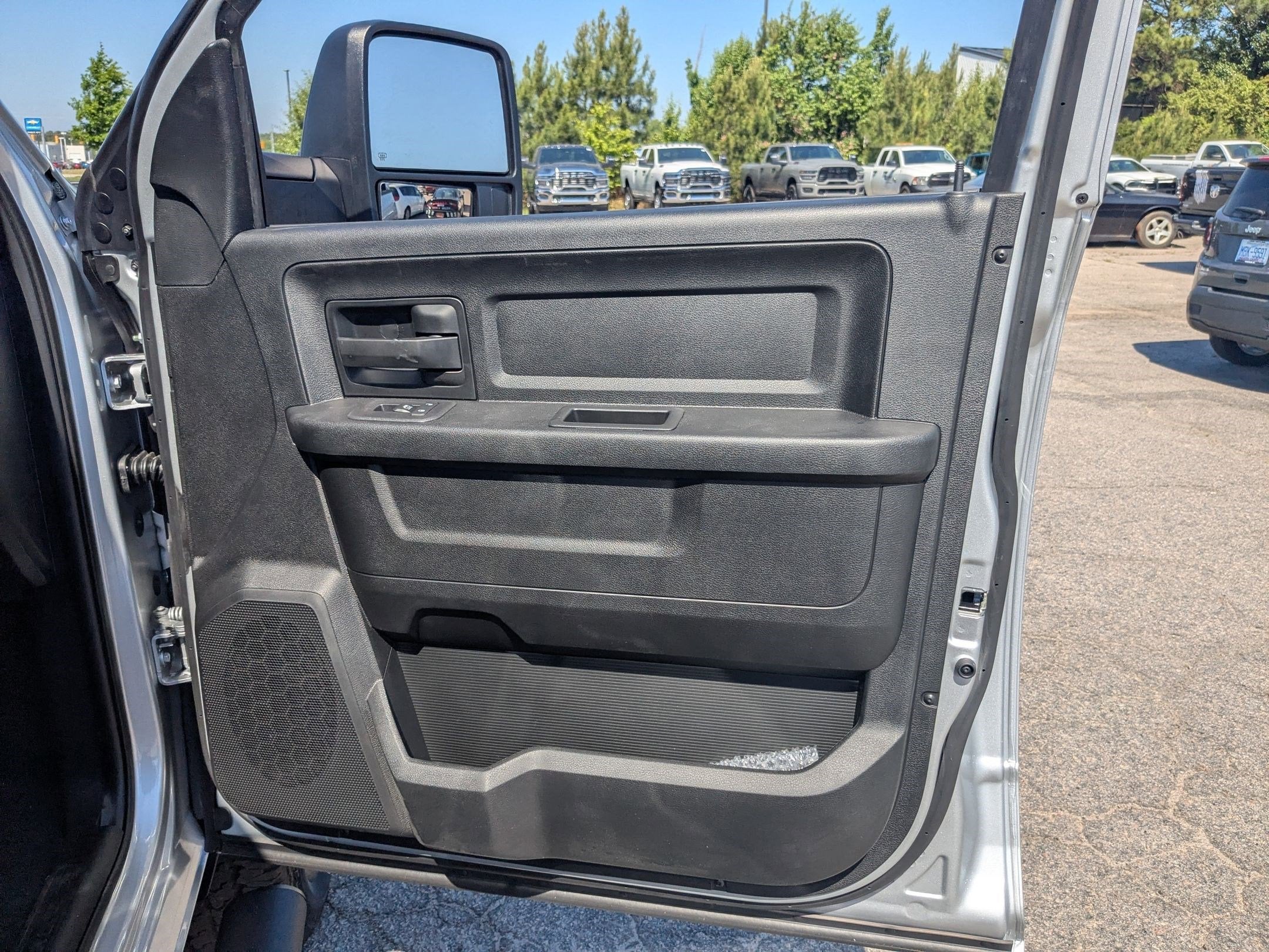 2026 RAM 2500 RAM 2500 BLACK EXPRESS CREW CAB 4X4 6'4' BOX