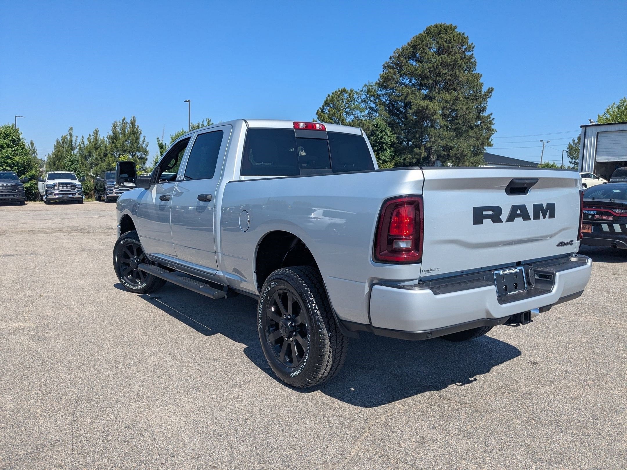 2026 RAM 2500 RAM 2500 BLACK EXPRESS CREW CAB 4X4 6'4' BOX