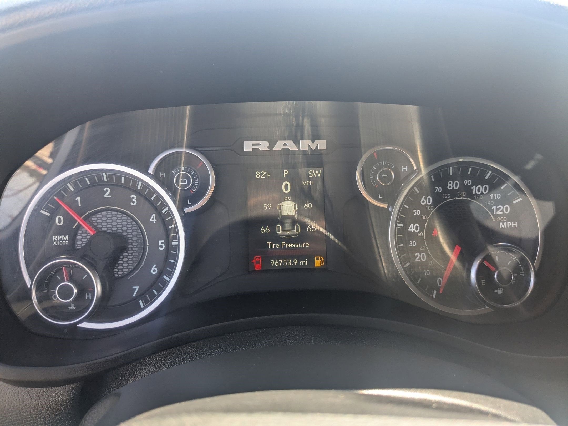 2024 RAM 2500 Tradesman Crew Cab 4x4 6'4' Box