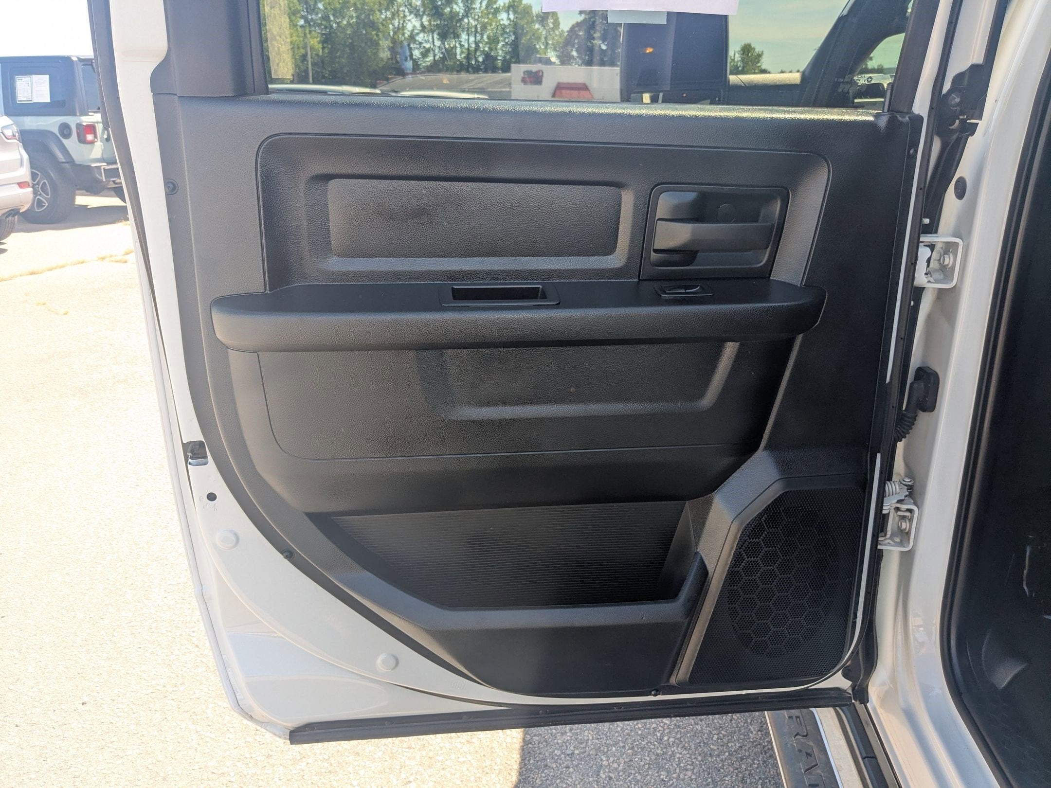 2024 RAM 2500 Tradesman Crew Cab 4x4 6'4' Box