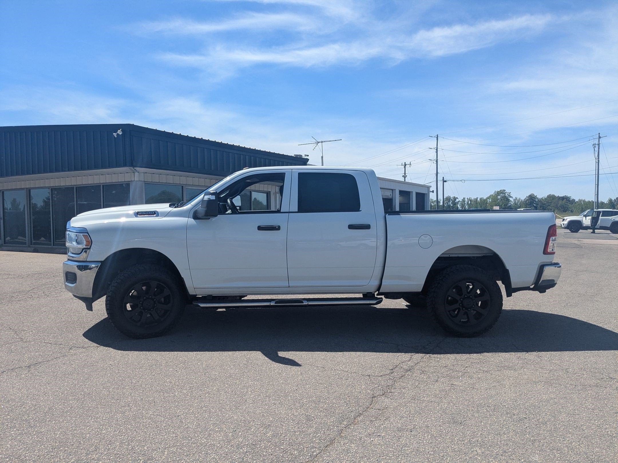 2024 RAM 2500 Tradesman Crew Cab 4x4 6'4' Box