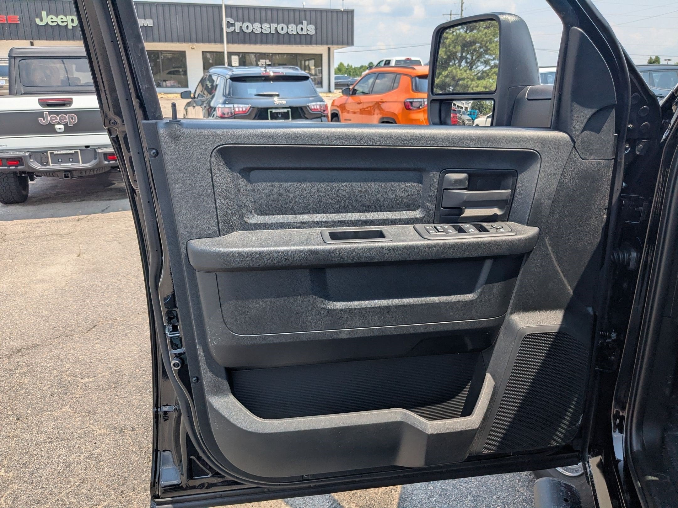 2026 RAM 2500 RAM 2500 TRADESMAN CREW CAB 4X4 6'4' BOX