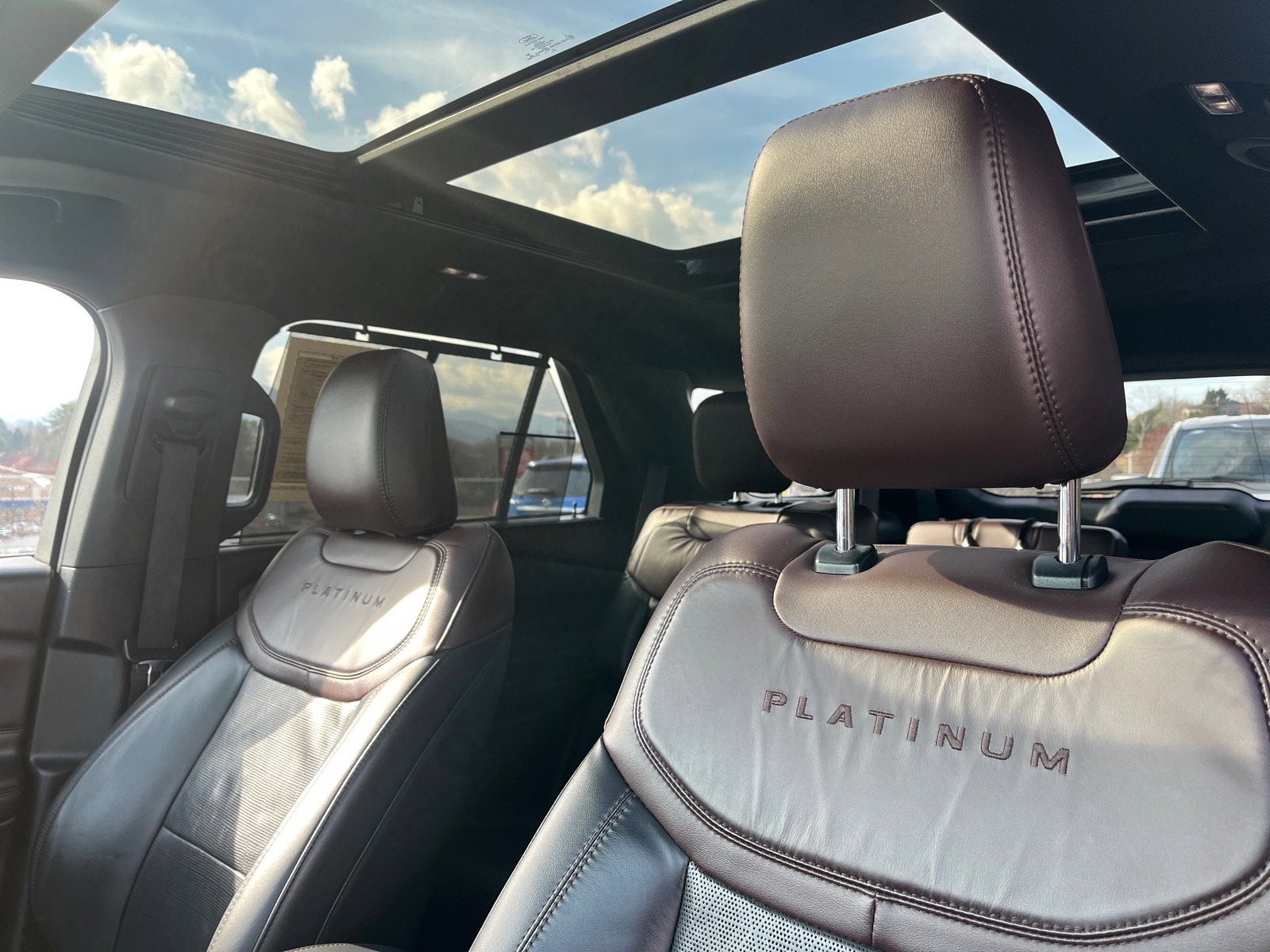 2022 Ford Explorer Platinum