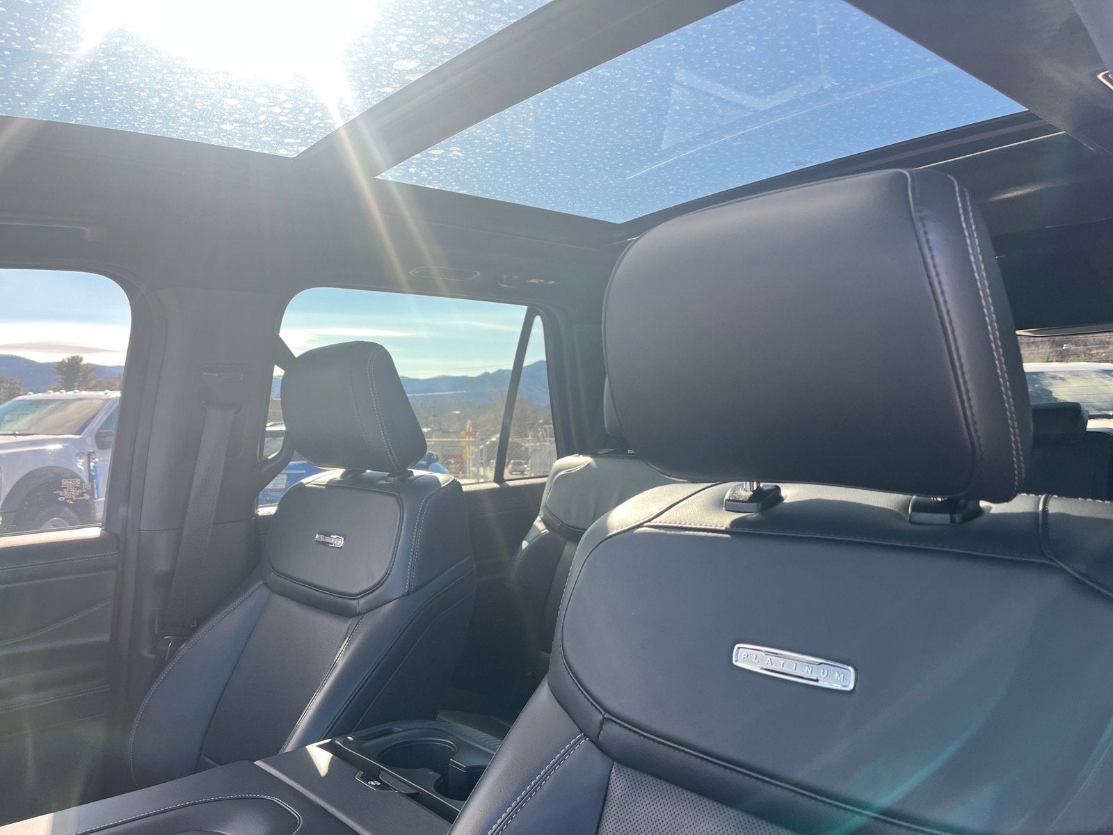 2025 Ford Expedition Platinum