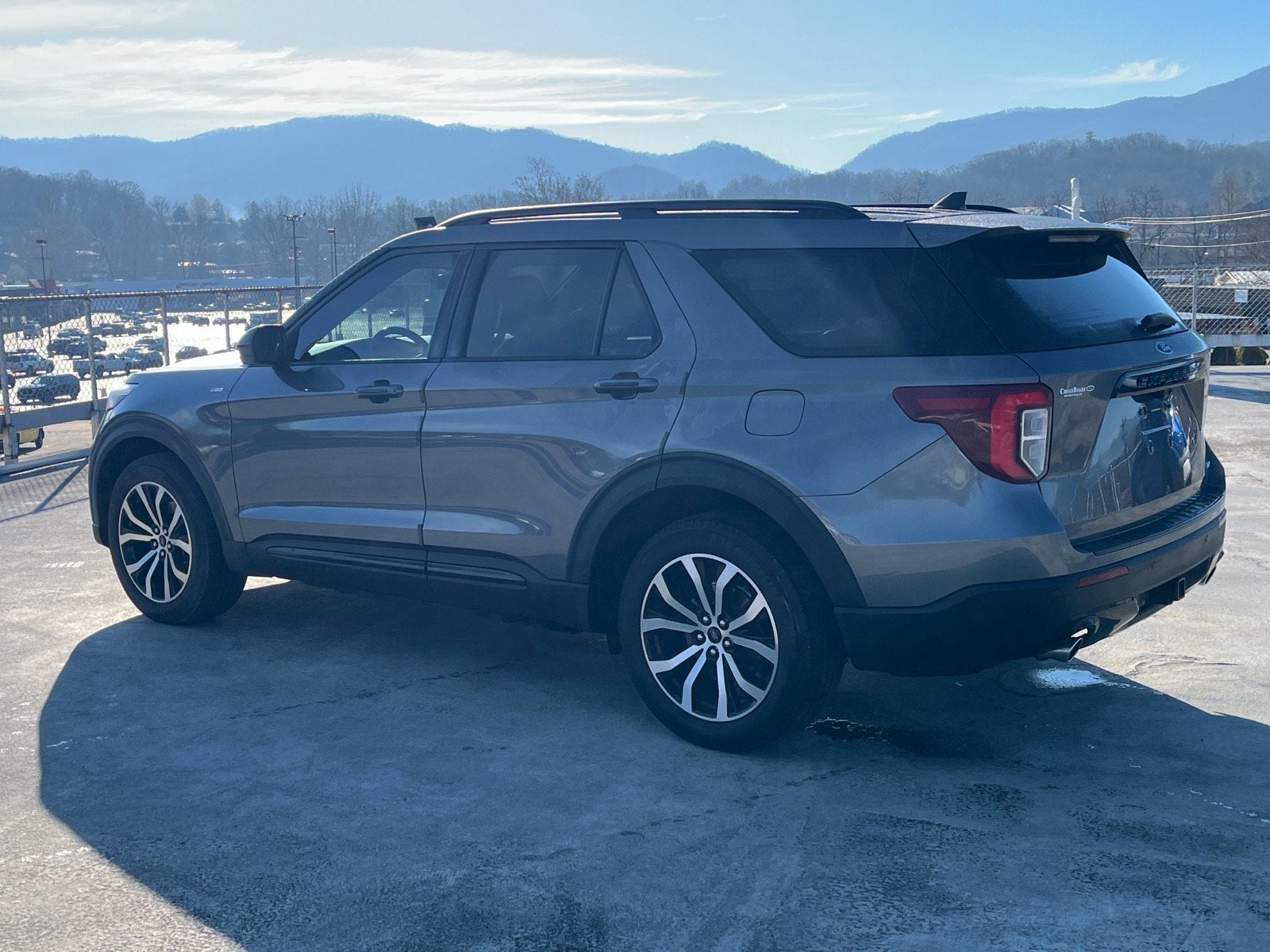 2022 Ford Explorer ST-Line