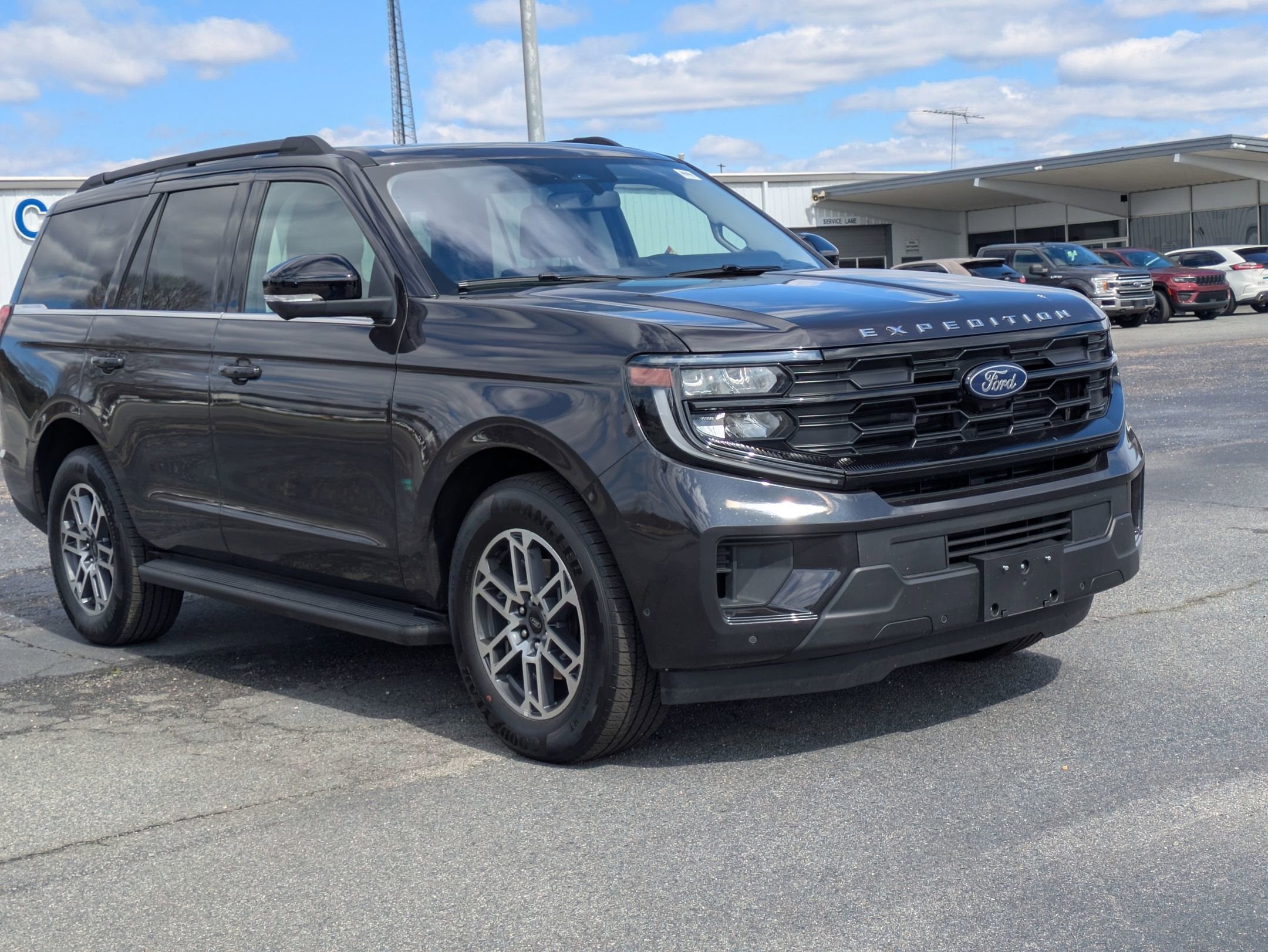 2025 Ford Expedition Active