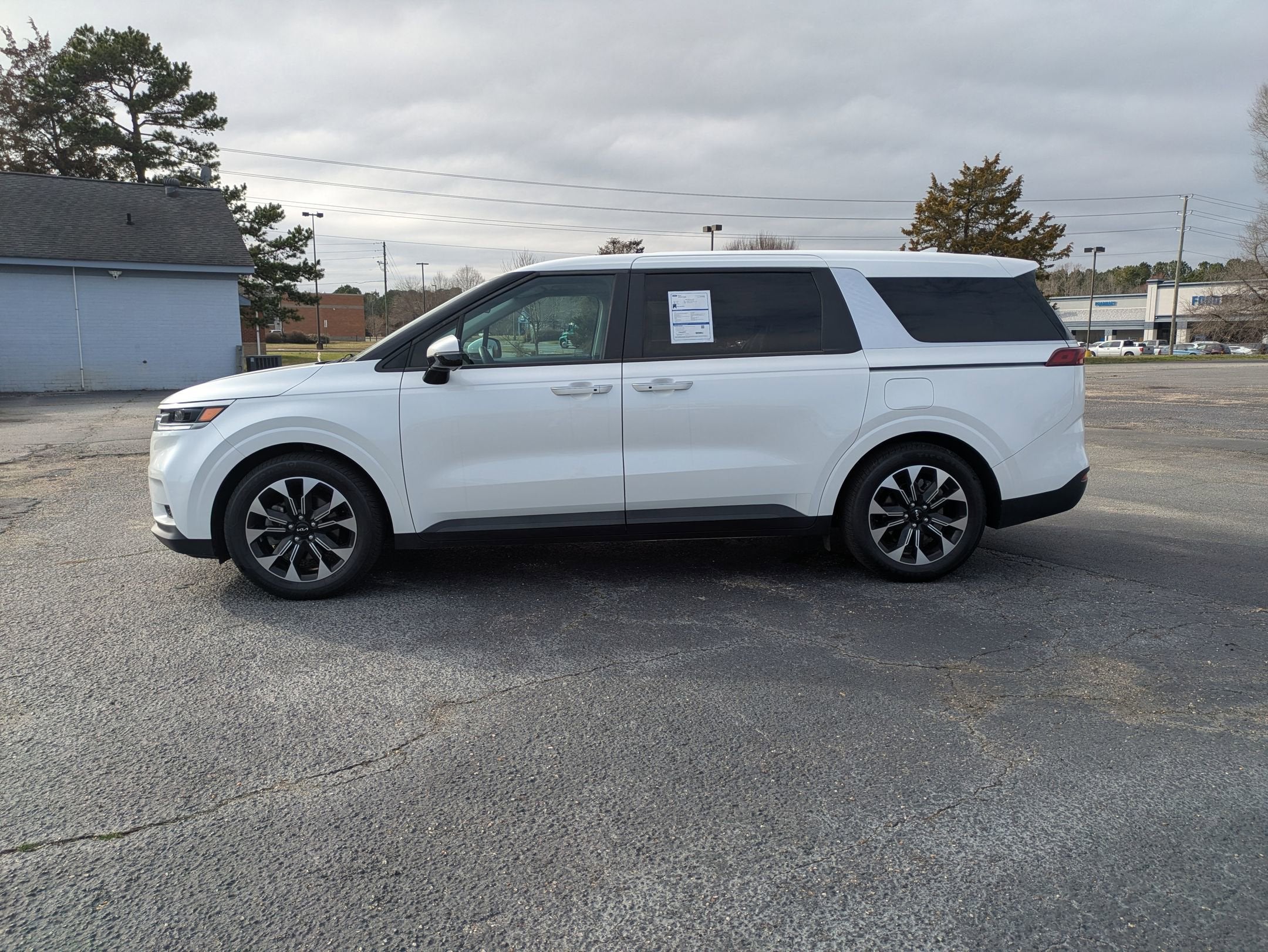 2024 Kia Carnival EX