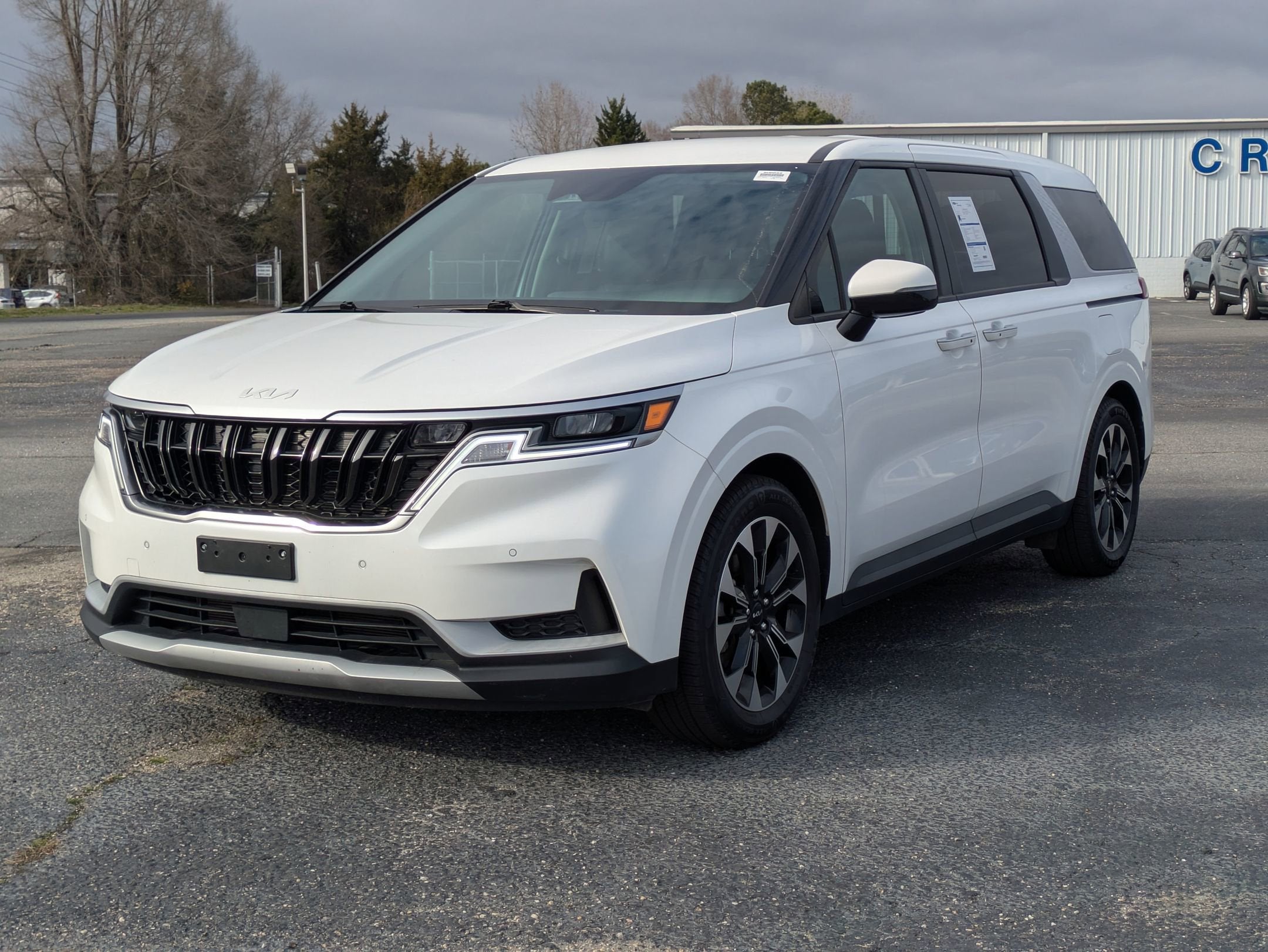 2024 Kia Carnival EX