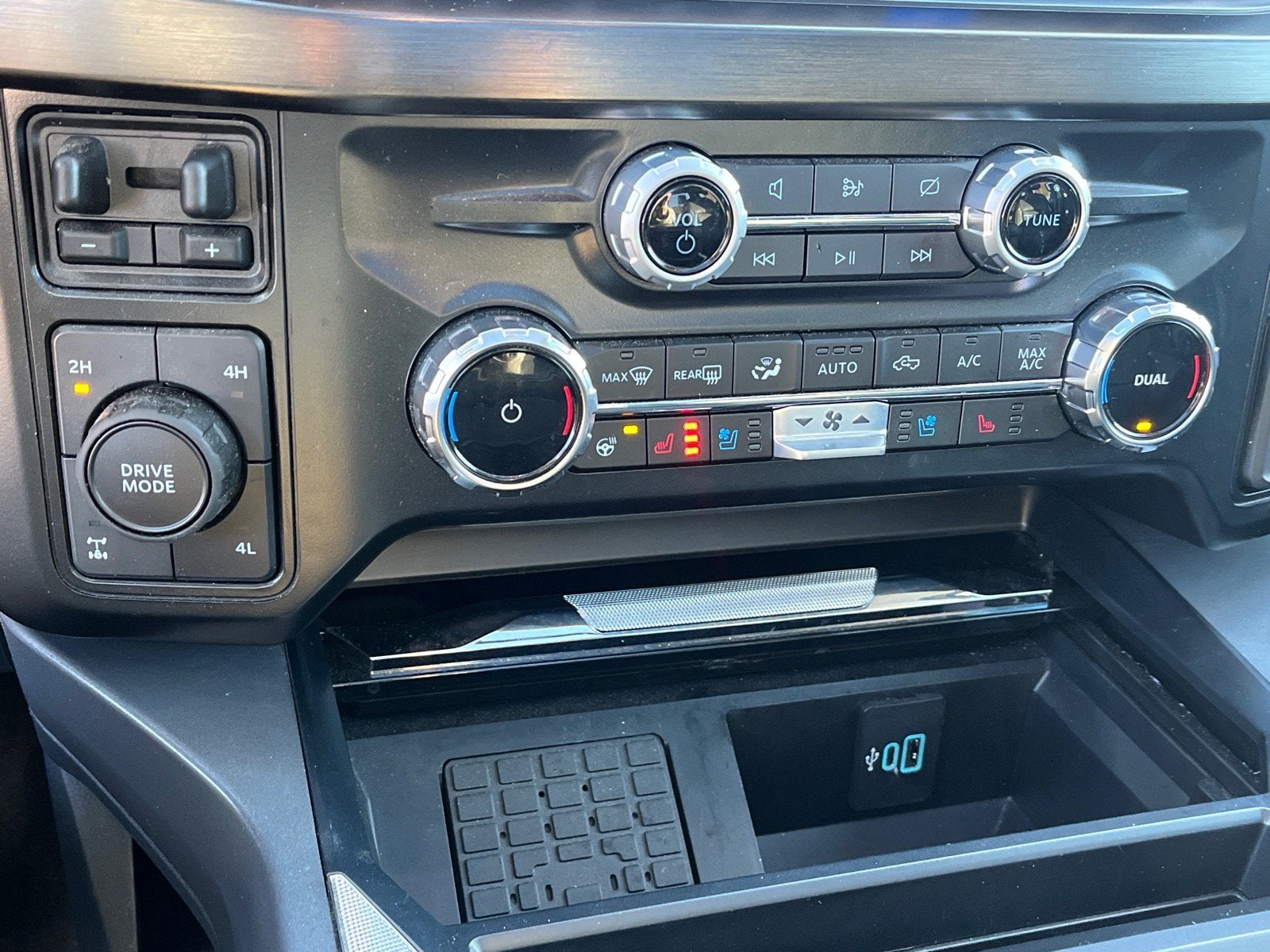 2024 Ford Super Duty F-250 SRW LARIAT