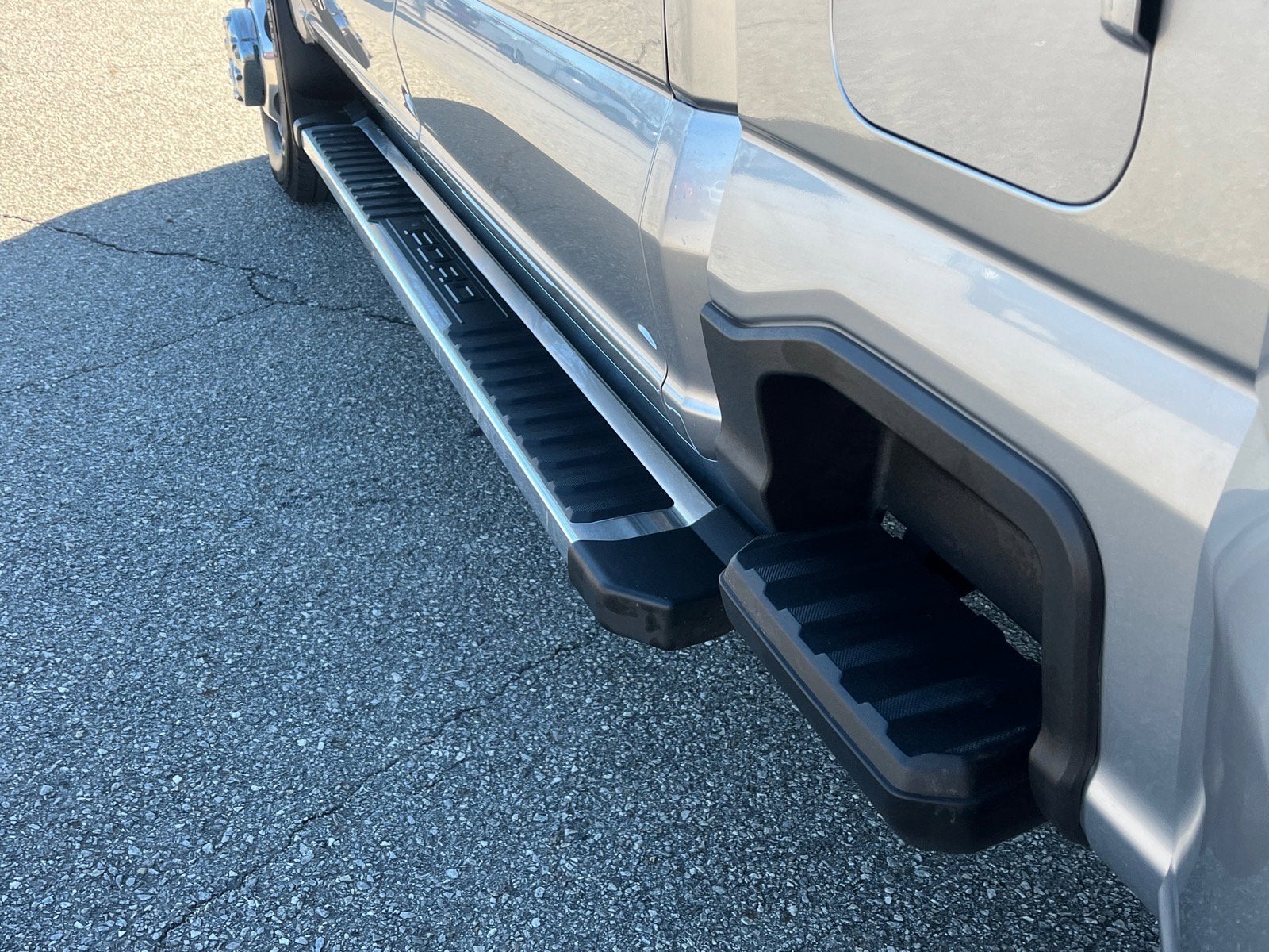 2023 Ford Super Duty F-350 DRW LARIAT