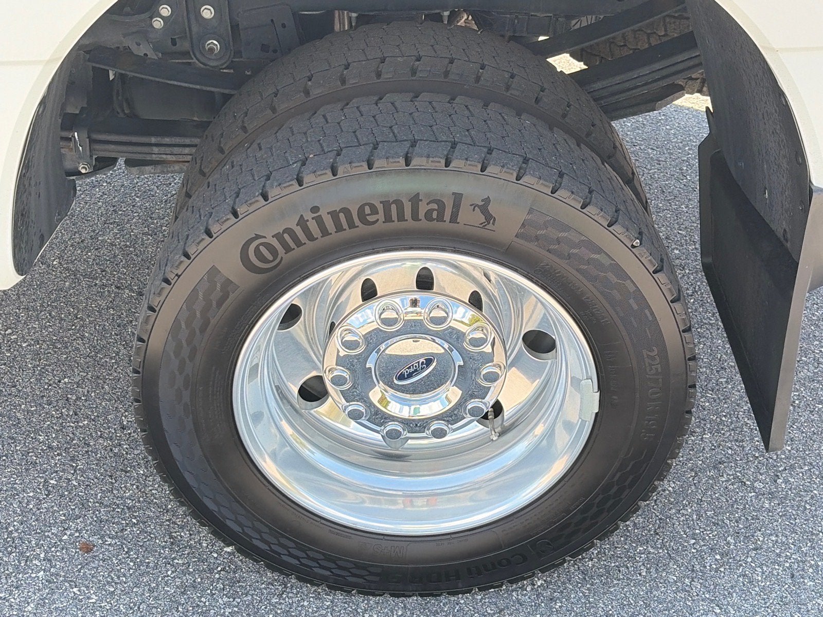 2024 Ford Super Duty F-450 DRW LARIAT