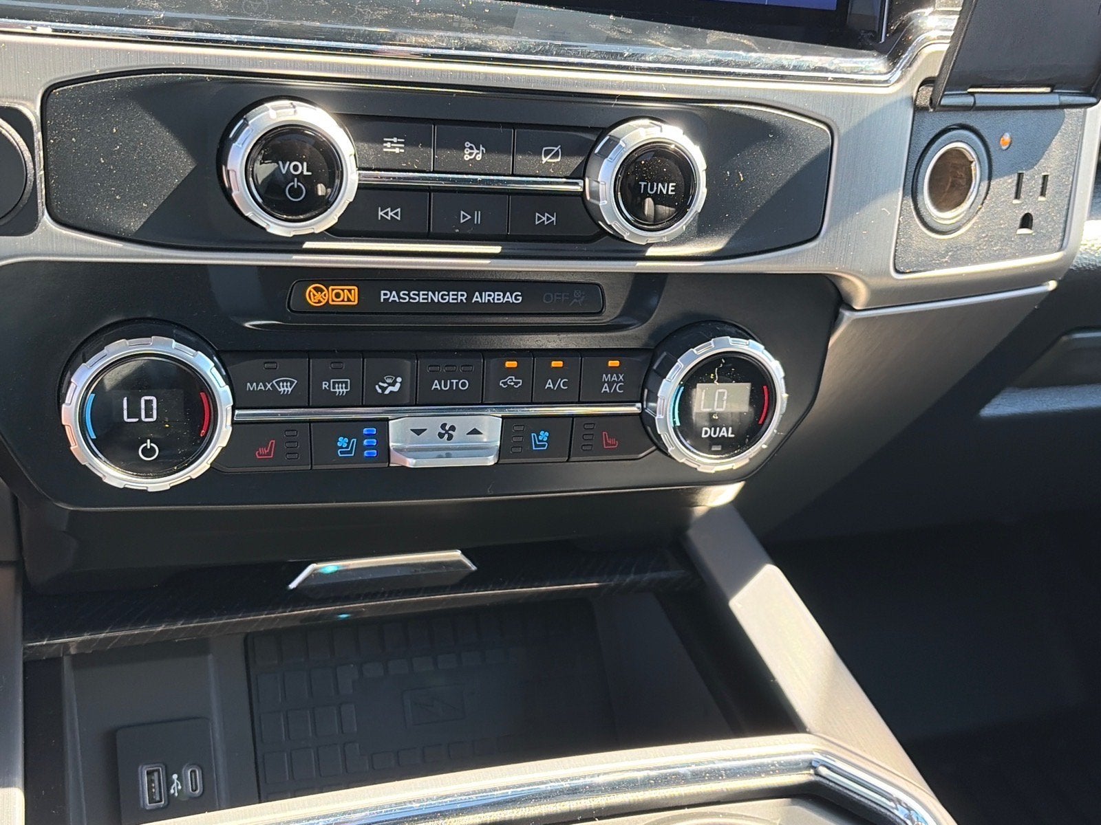 2022 Ford Super Duty F-450 DRW Platinum