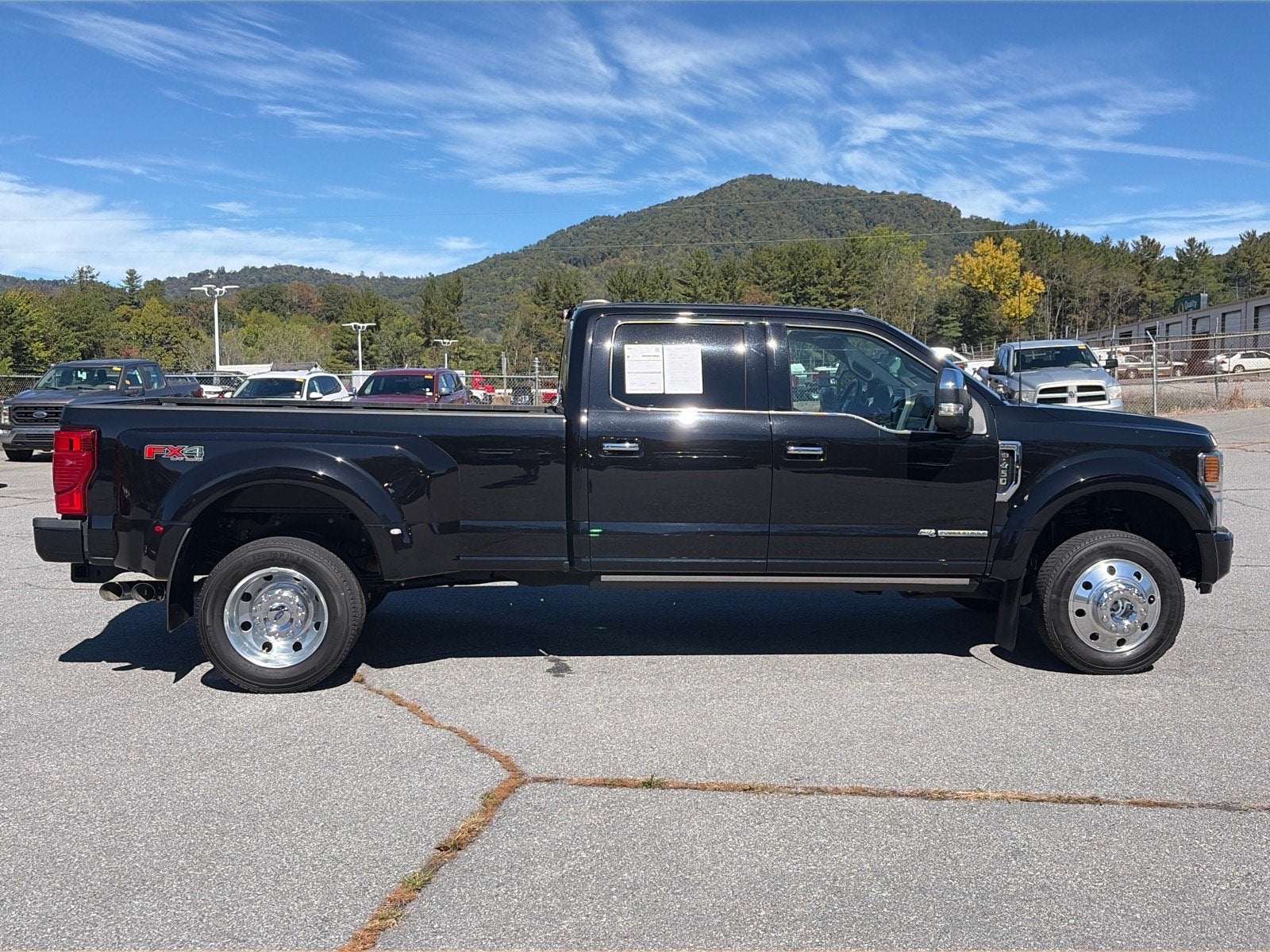 2022 Ford Super Duty F-450 DRW Platinum