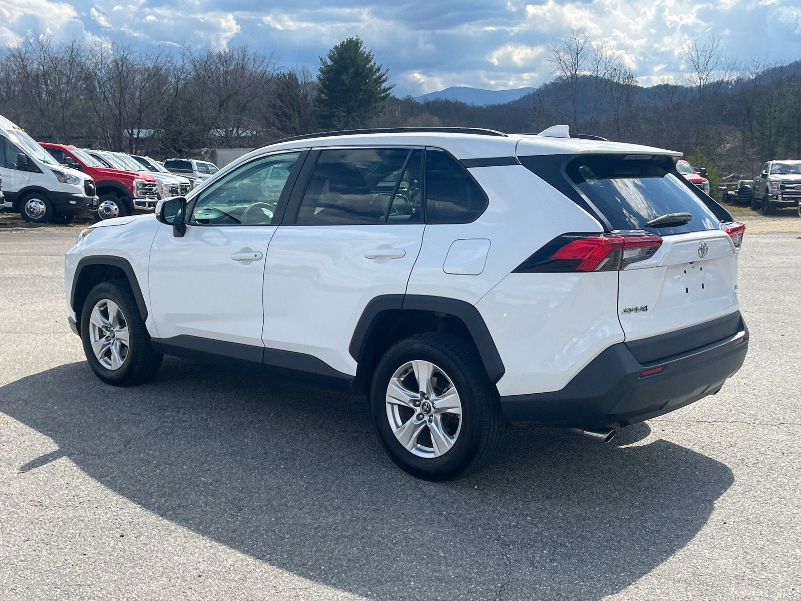 2020 Toyota RAV4 XLE