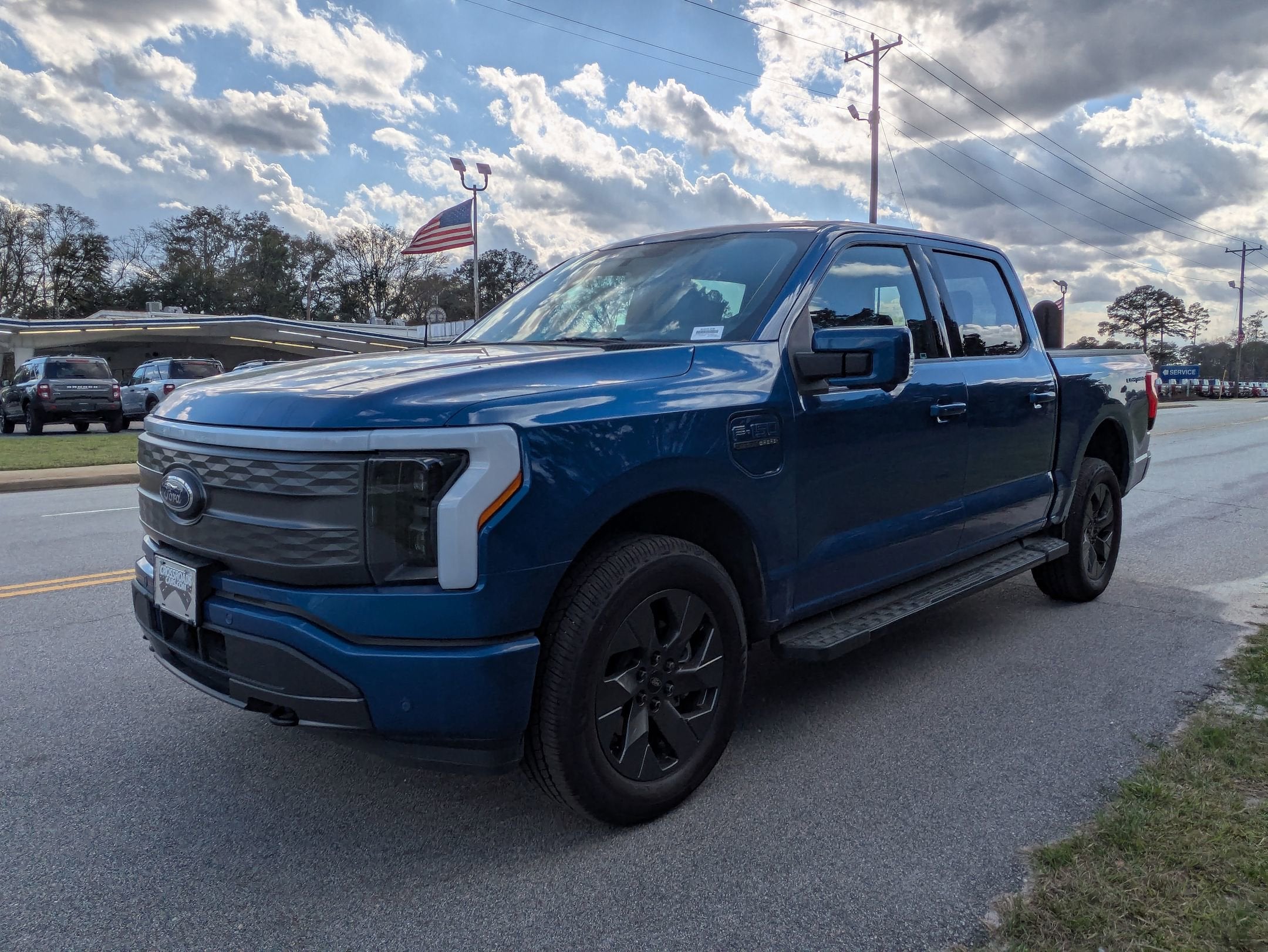 2022 Ford F-150 Lightning LARIAT