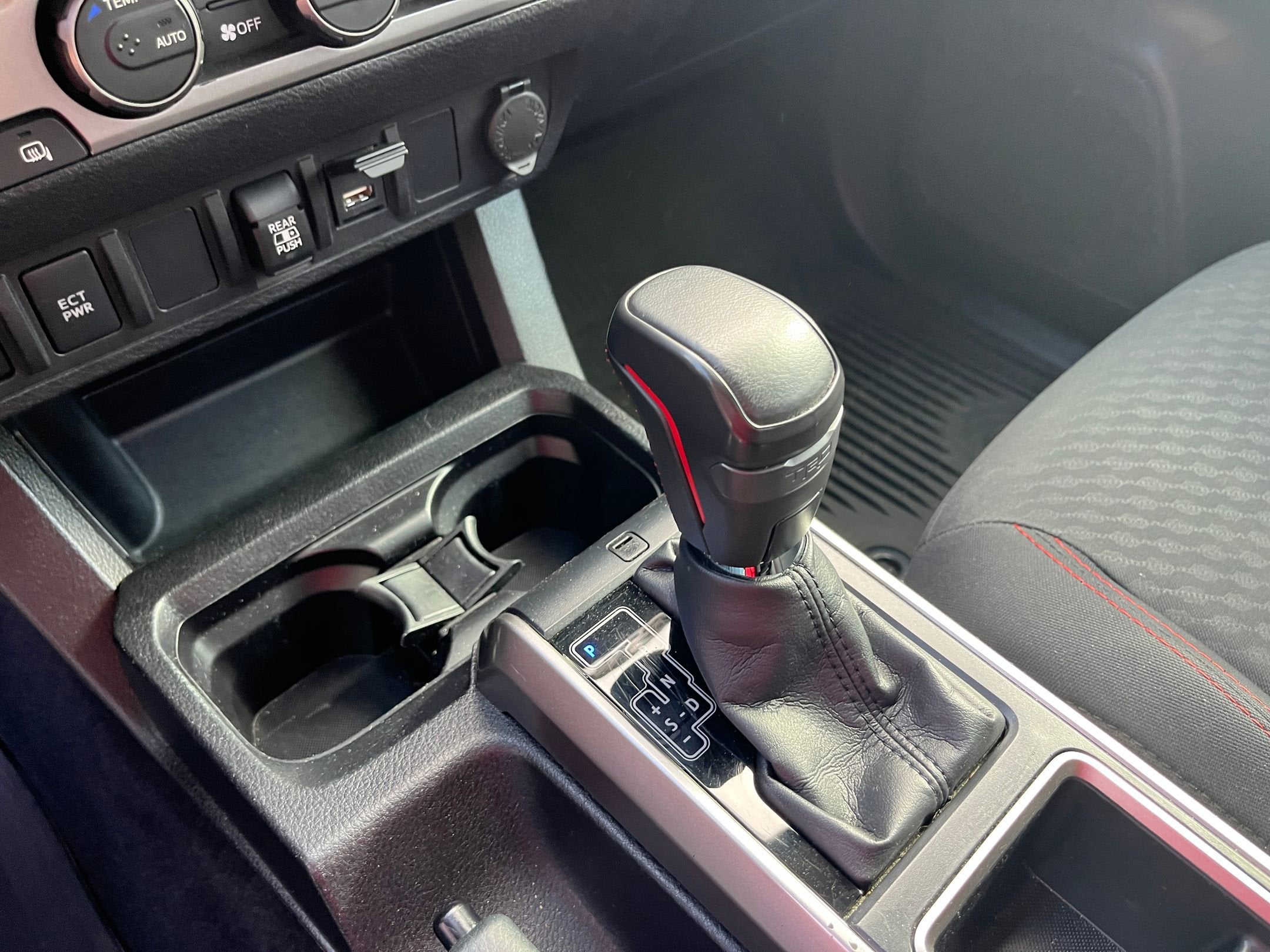 2022 Toyota Tacoma 4WD SR5