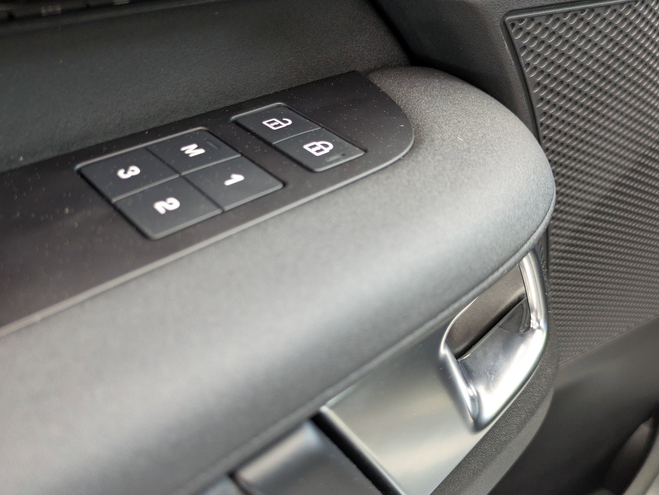 2023 Land Rover Discovery S R-Dynamic