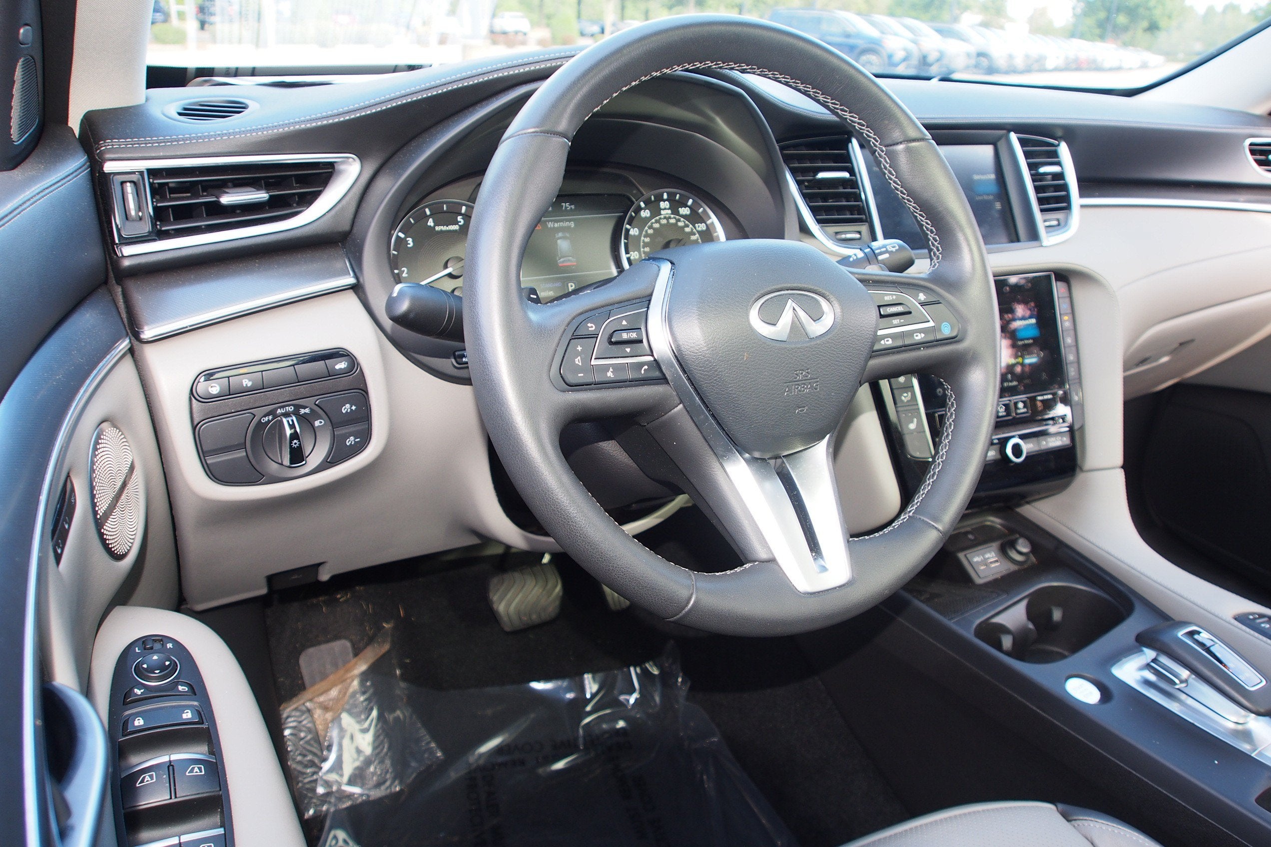 2025 INFINITI QX50 LUXE
