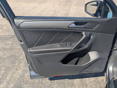 2023 Volkswagen Tiguan SE R-Line Black