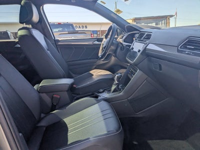 2023 Volkswagen Tiguan SE R-Line Black