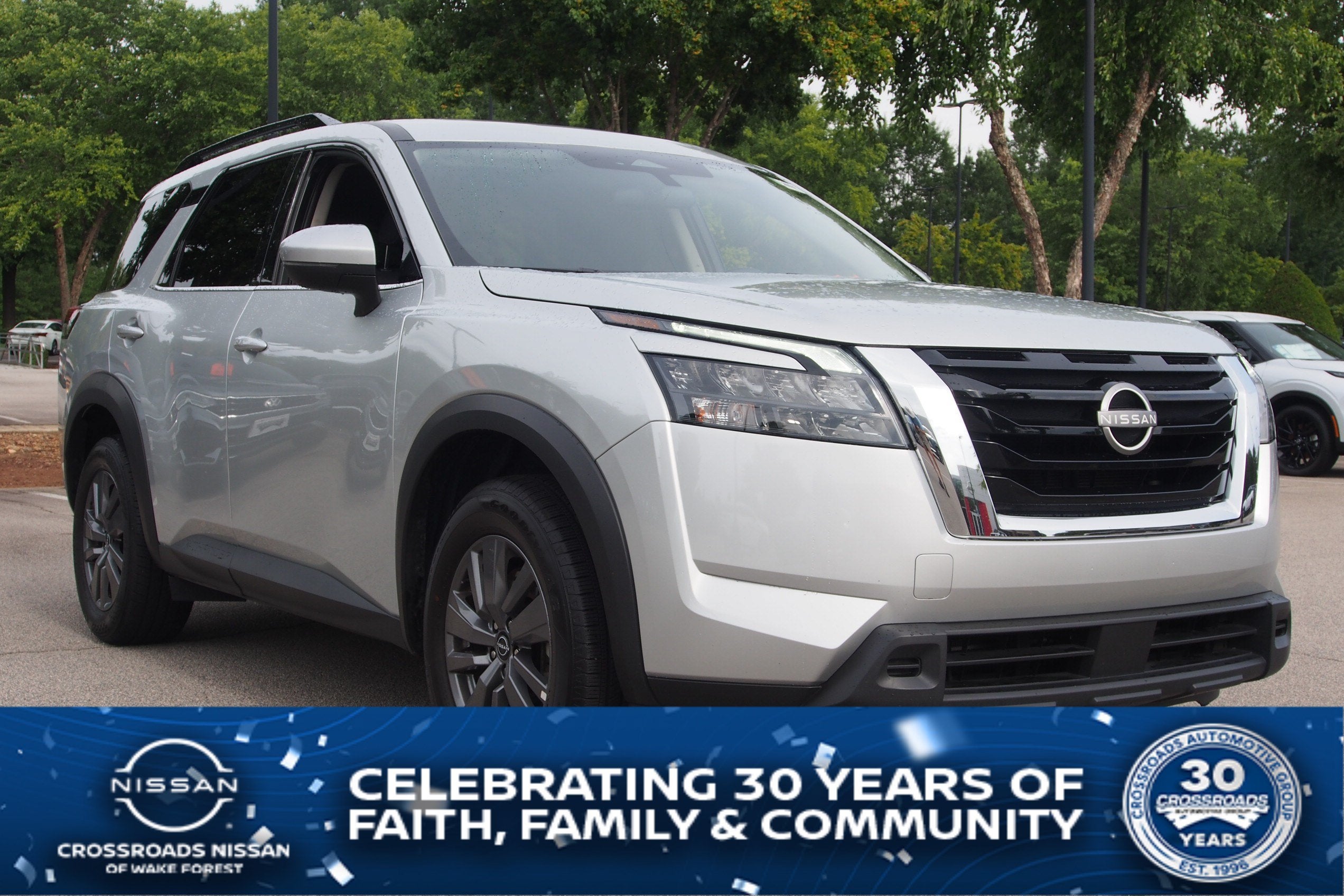 2025 Nissan Pathfinder SV