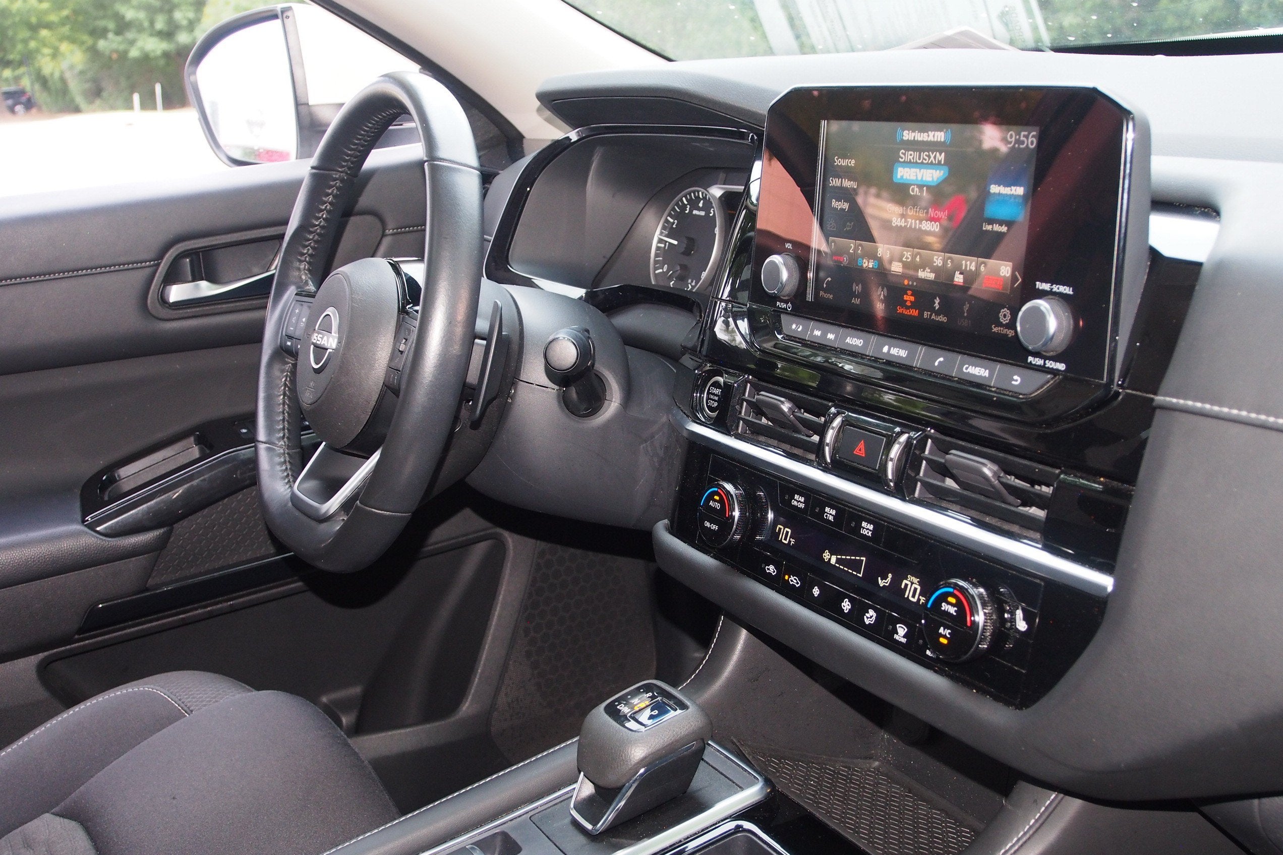 2022 Nissan Pathfinder SV