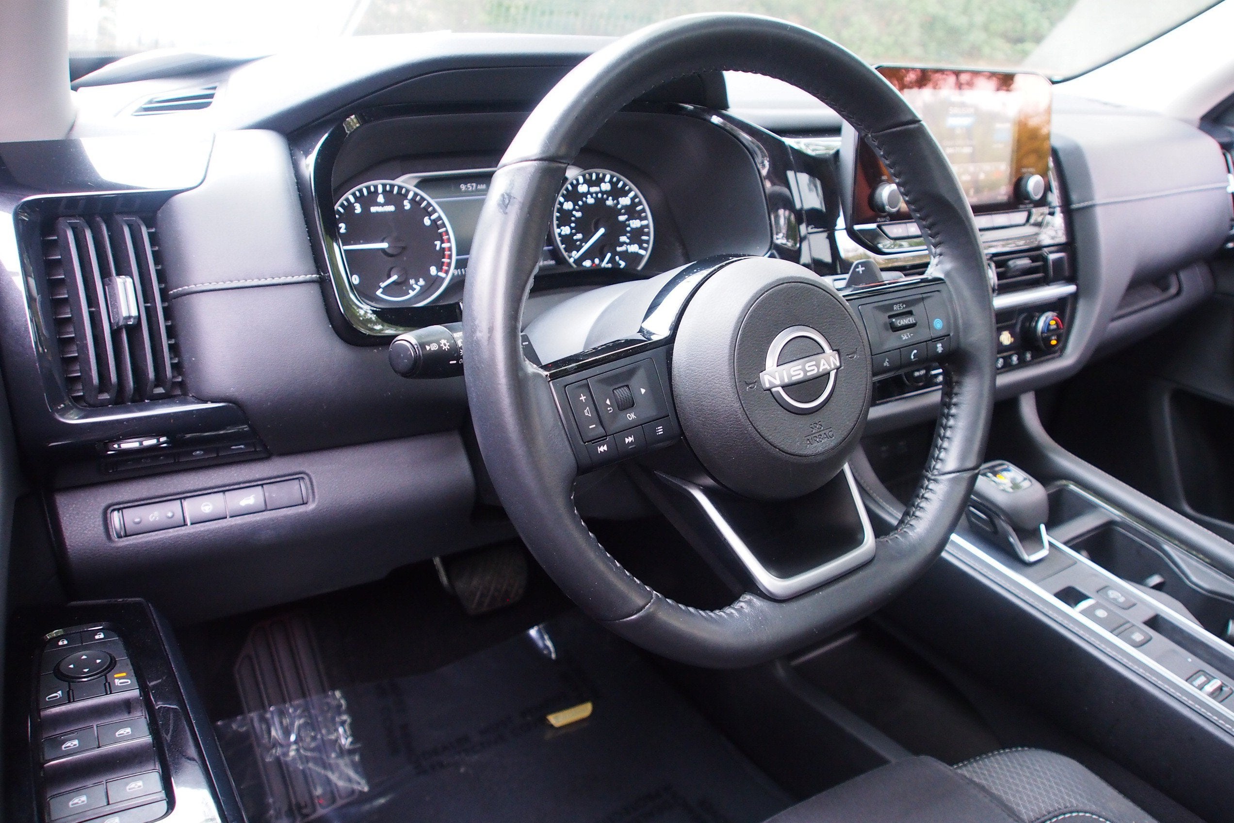 2022 Nissan Pathfinder SV