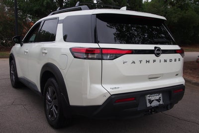 2022 Nissan Pathfinder SV