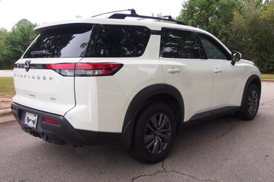 2022 Nissan Pathfinder SV