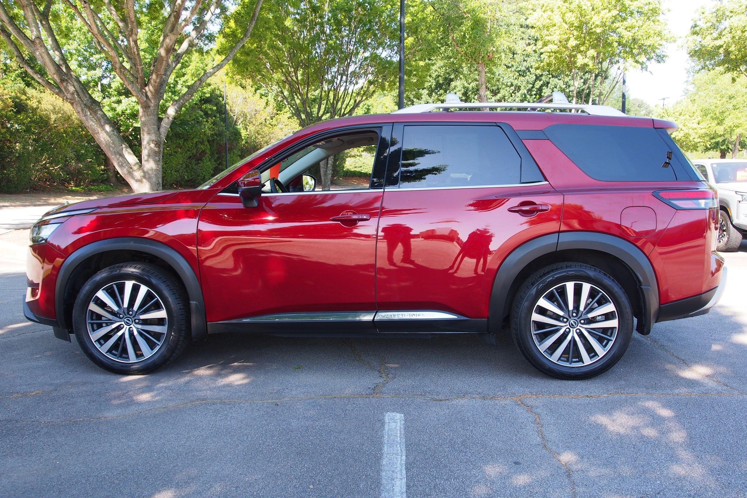 2022 Nissan Pathfinder Platinum