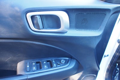 2025 Hyundai Venue SE