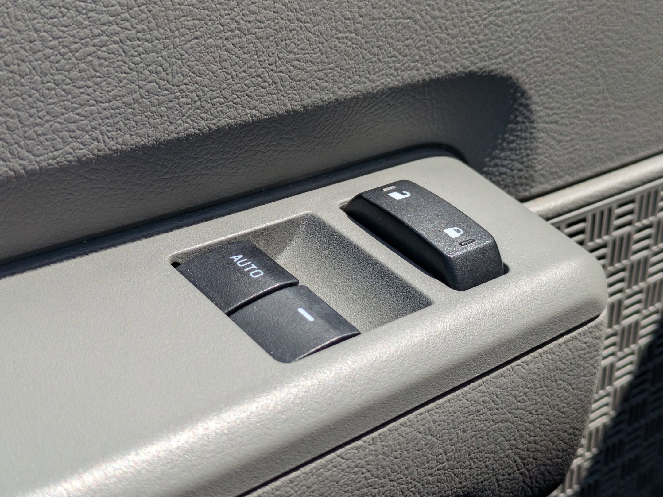 2024 Ford E-Series Cutaway Base